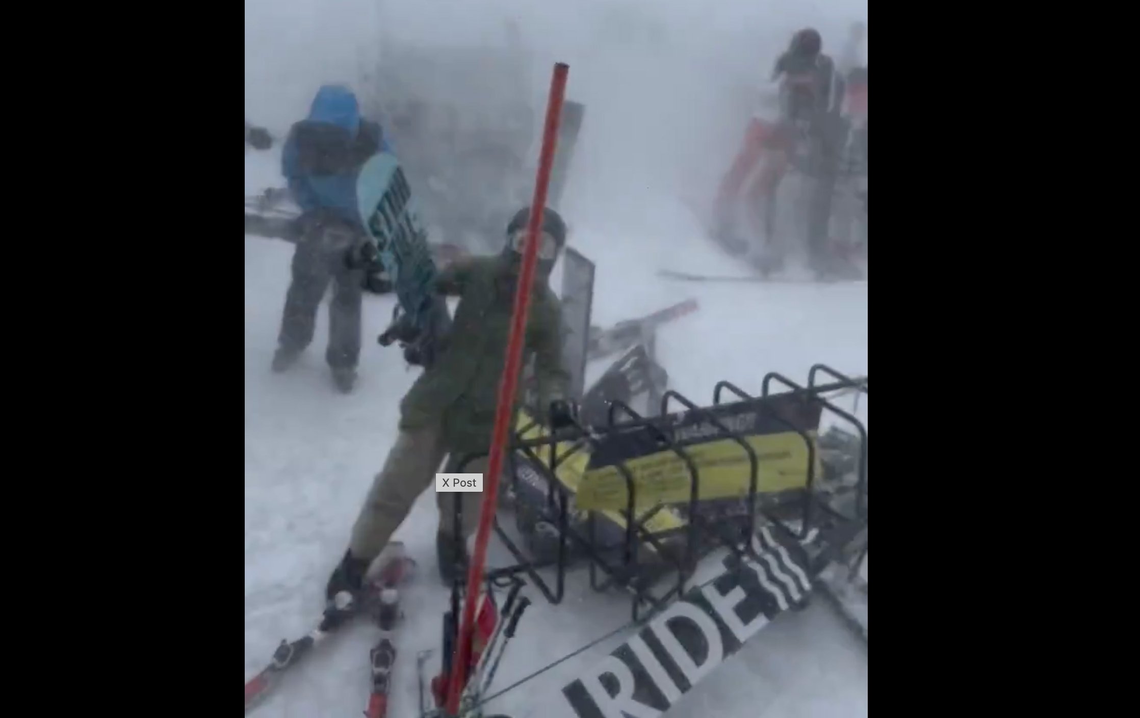 暴風雪突襲二世谷！北海道滑雪勝地陷入「白矇天」 旅客受促注意安全