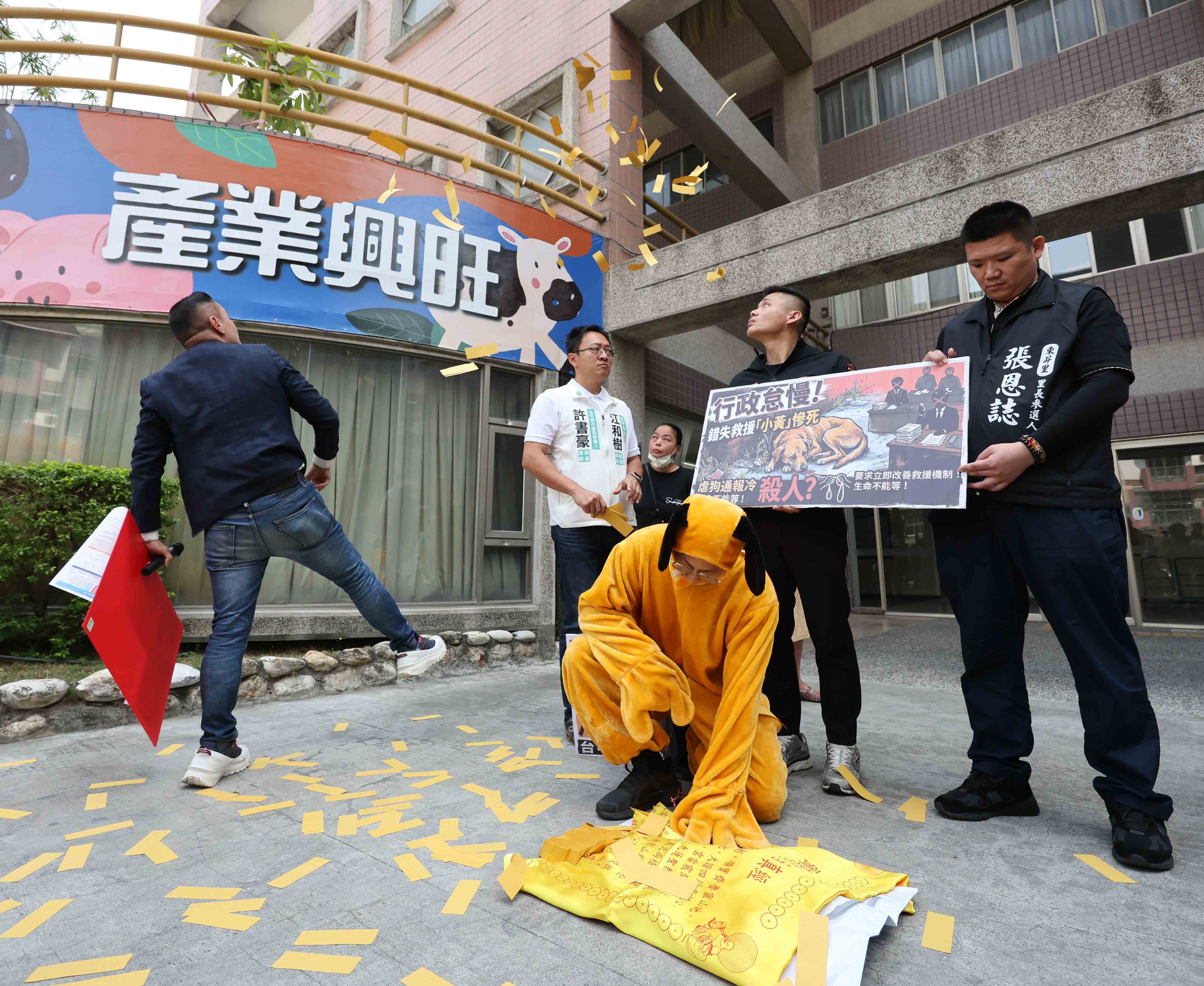 彰化虐犬案翻版！台中男心情差竟「安全帽殺犬」 動保處遭轟行政怠慢害命