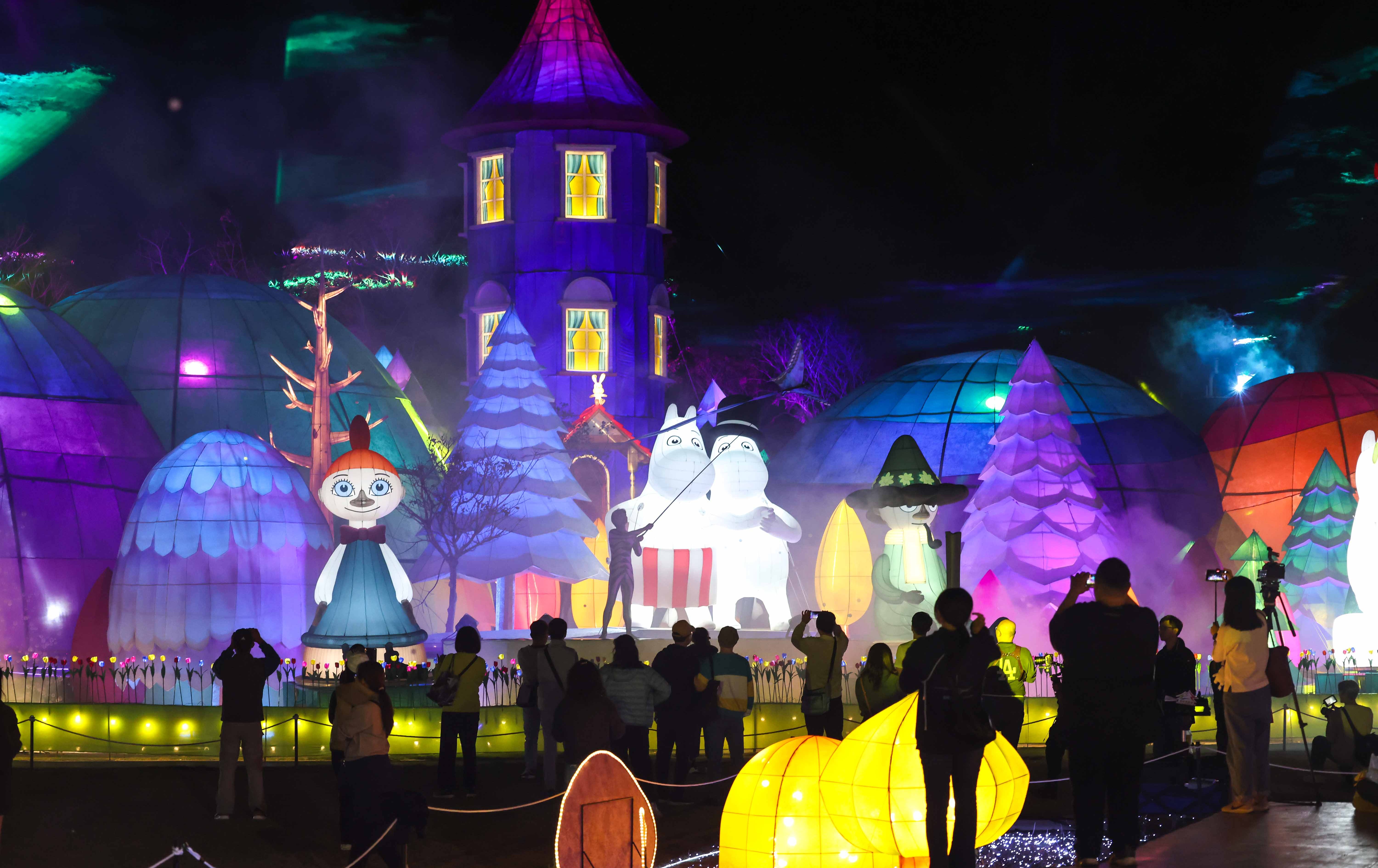 走進童話森林！2026中台灣燈會「童趣歡樂谷」2/15登場，超美音樂燈光秀必看