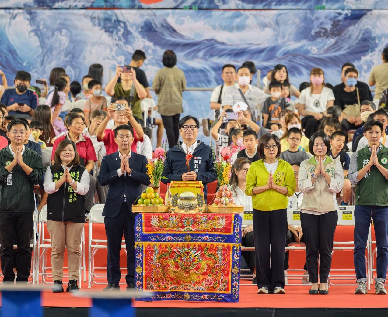 高雄「戲獅甲」深水高樁挑戰極限！大馬舞獅二代陳凱申揭秘「水上跳」難度