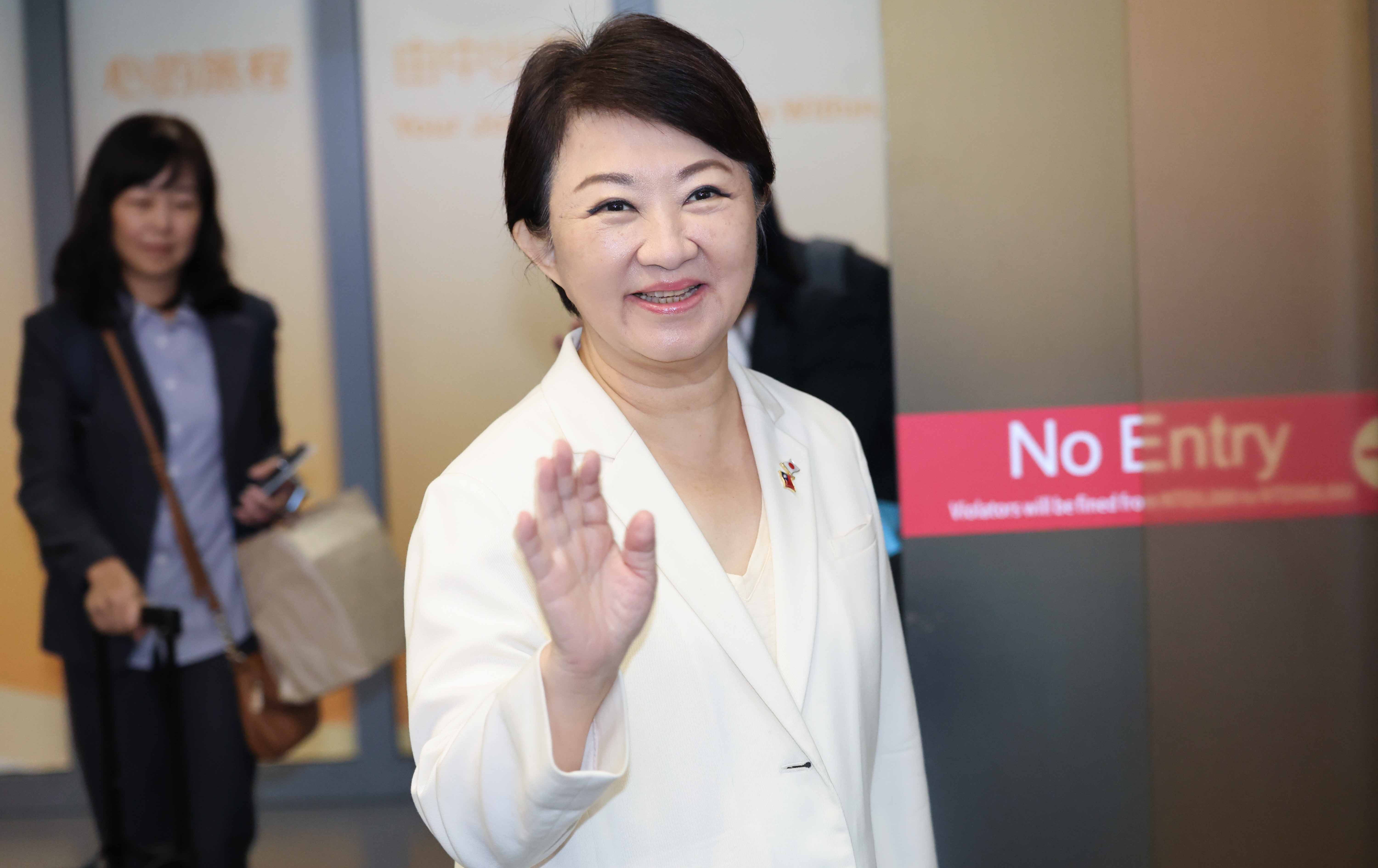 盧秀燕旋風訪沖繩返台 談北市選情「首都輸不得」直呼：戒慎恐懼