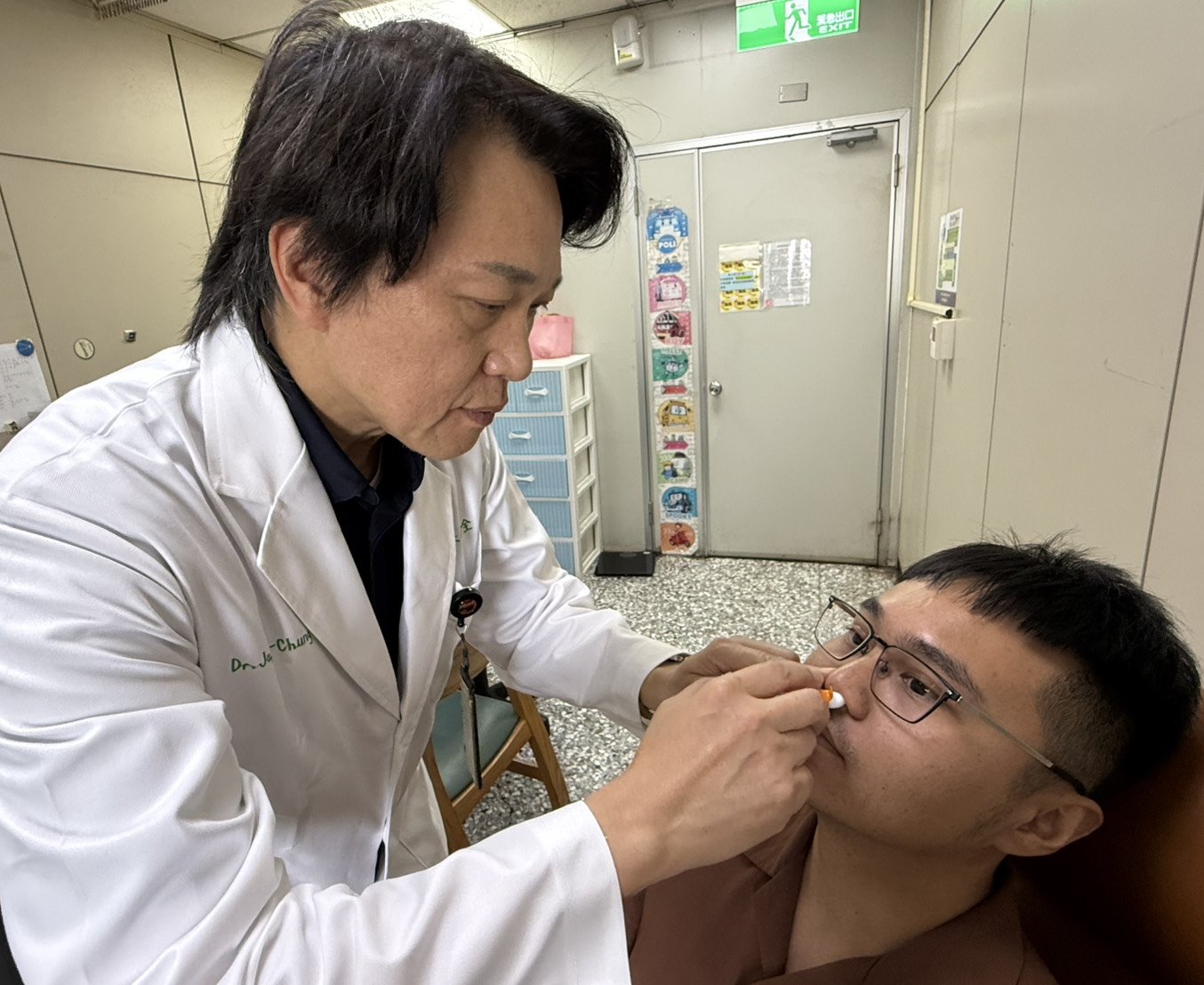 縮短藥效等待期！中山附醫引進速效抗憂鬱鼻噴劑 24小時內見效、助重症患者重返社會
