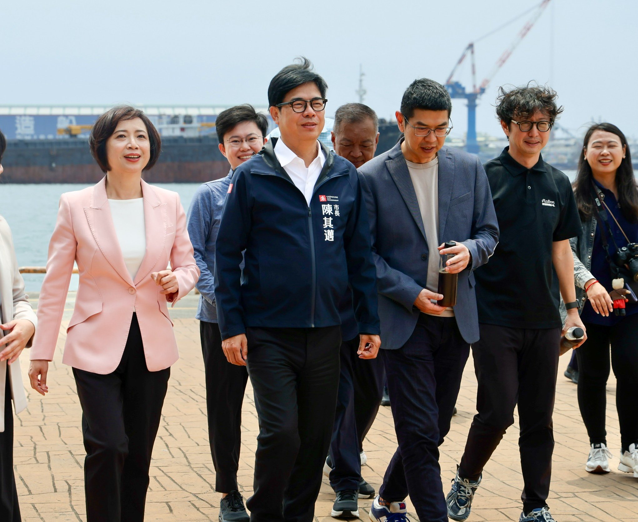 何欣純偕台中市議會黨團參訪高雄市政交流　盼借鏡香蕉碼頭轉型新創基地經驗　結合台中製造優勢打造AI智慧科技城