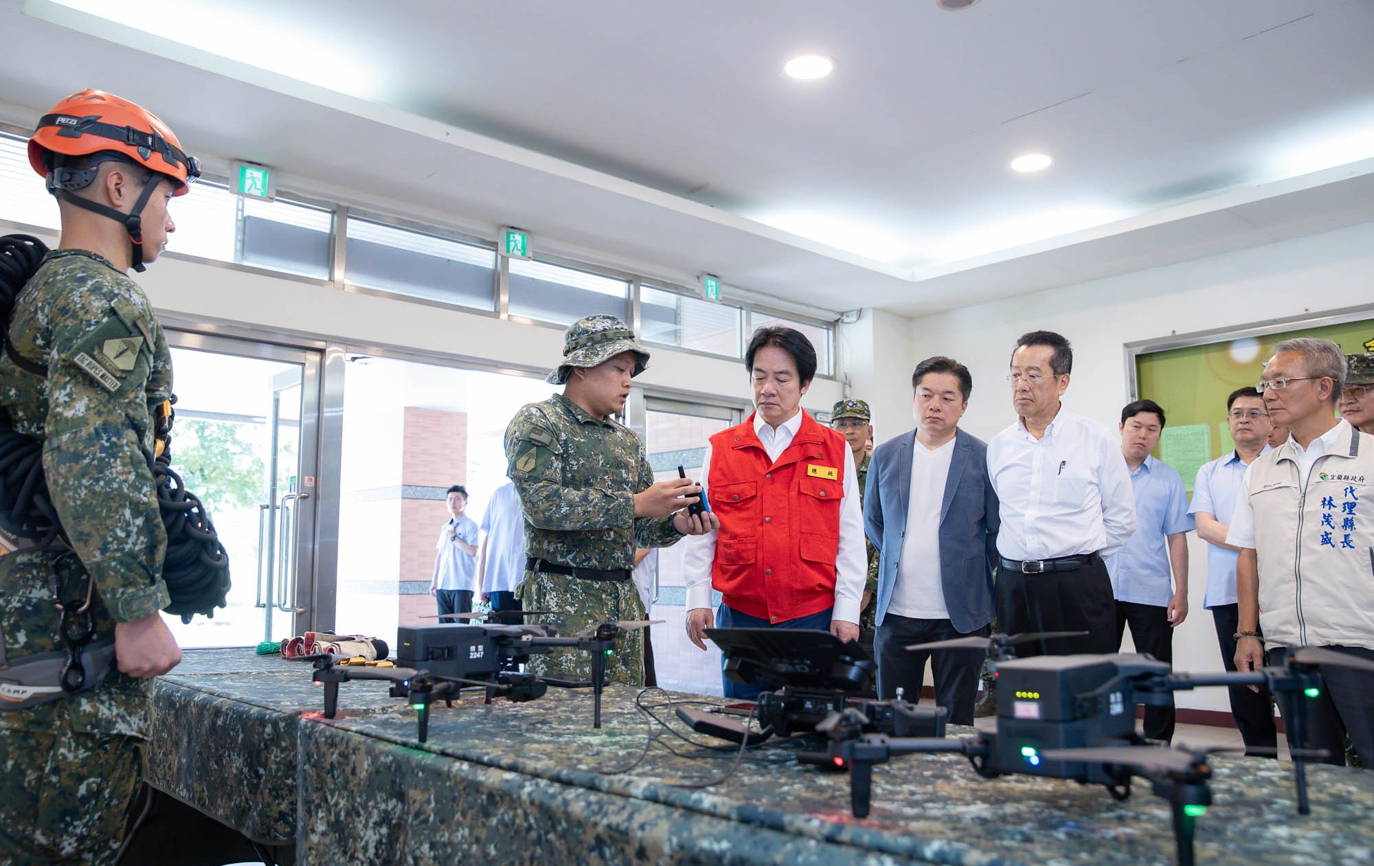 強烈颱風巴威逼近 賴清德視導蘭指部防颱整備 投入7000兵力待命