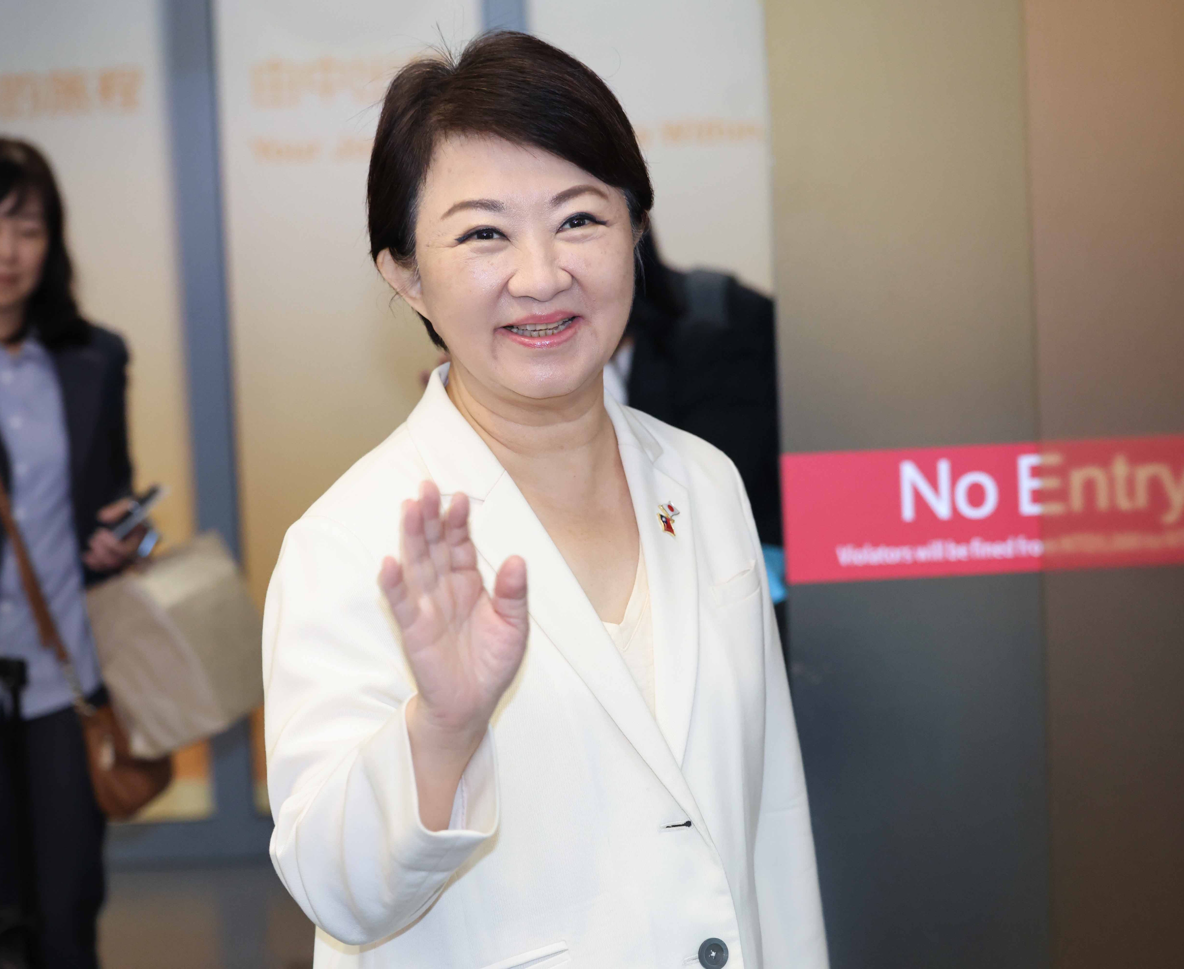 盧秀燕旋風訪沖繩返台 談北市選情「首都輸不得」直呼：戒慎恐懼