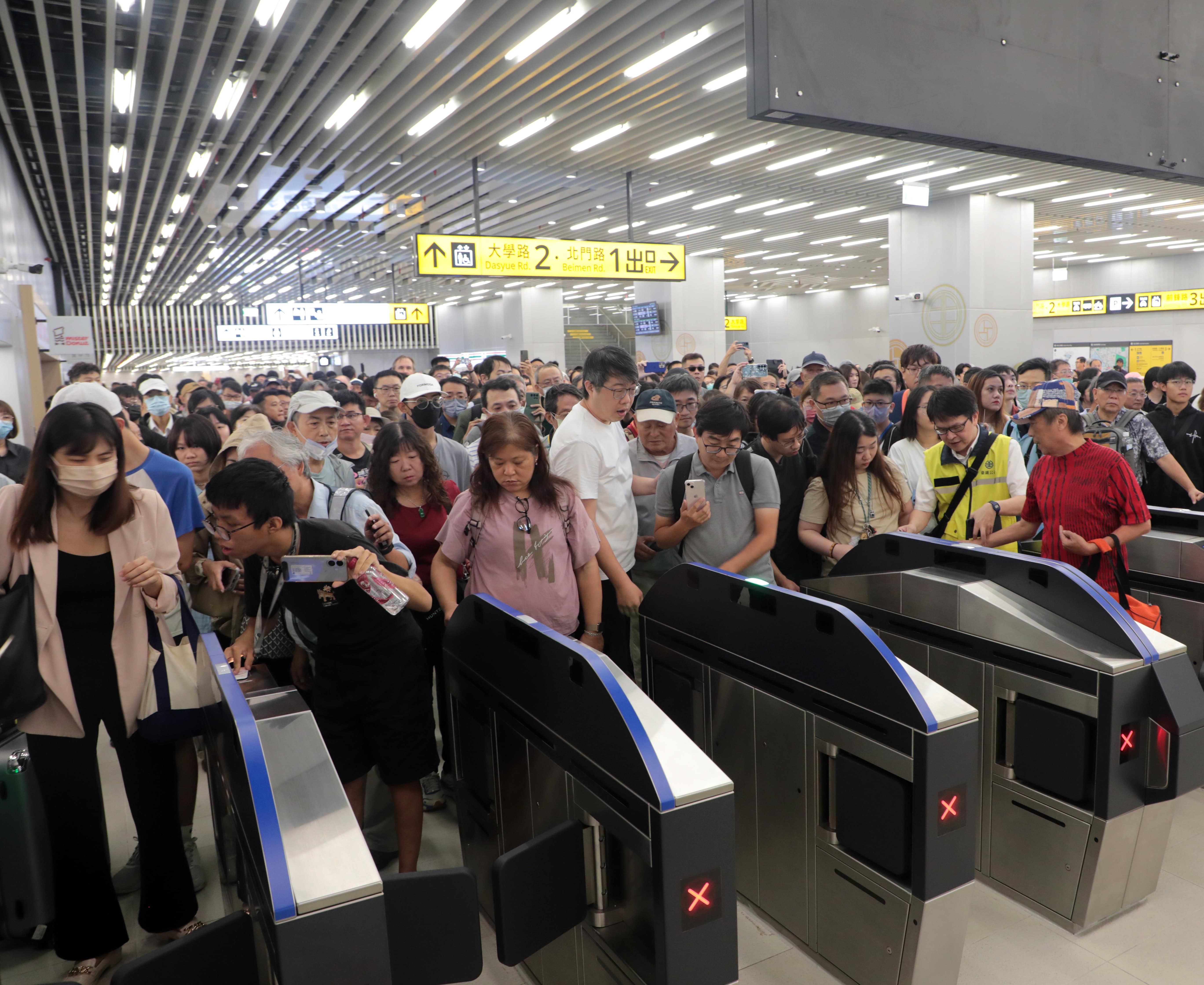 台南鐵路地下化首階段通車 首班車今晨啟程開啟交通新頁
