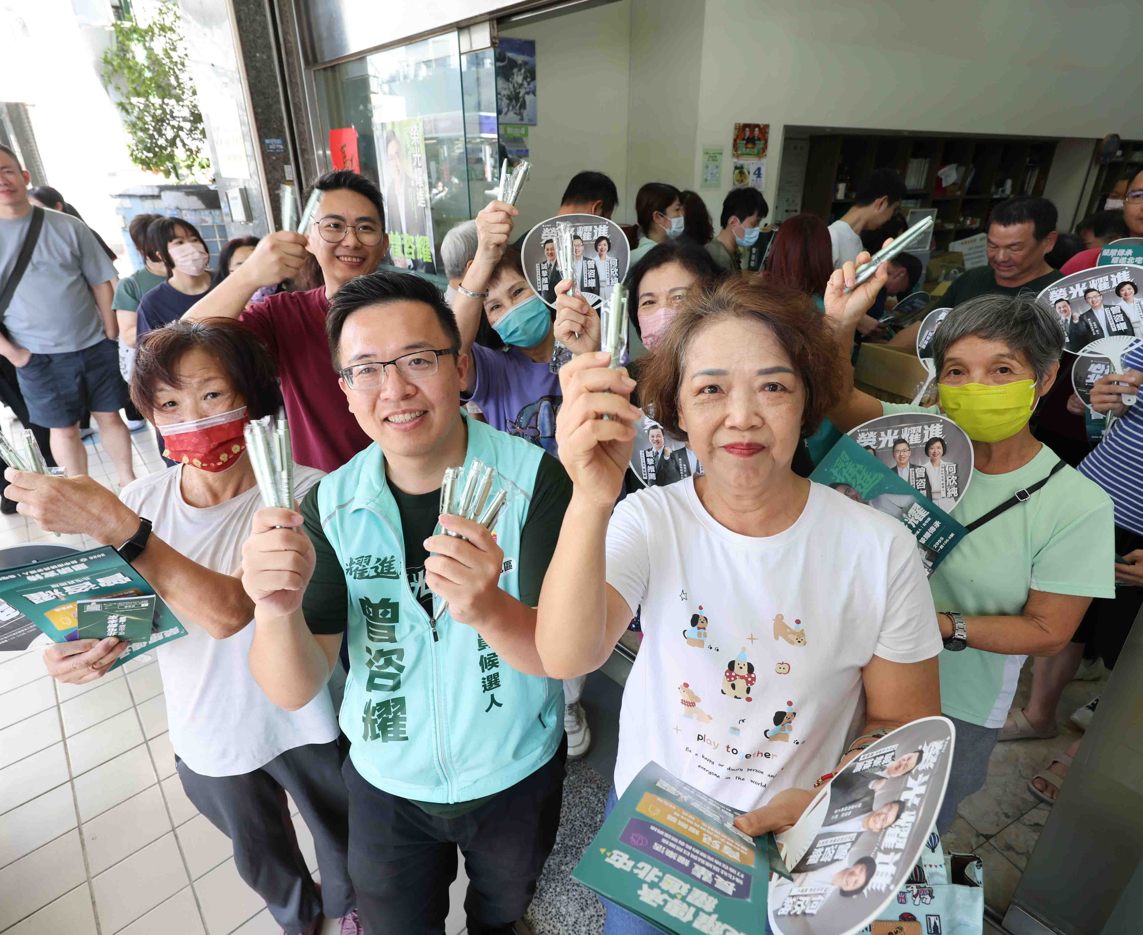 台中》好寫到被偷！台中議員參選人競選筆爆紅 3天狂發7000支引發「尋筆潮」