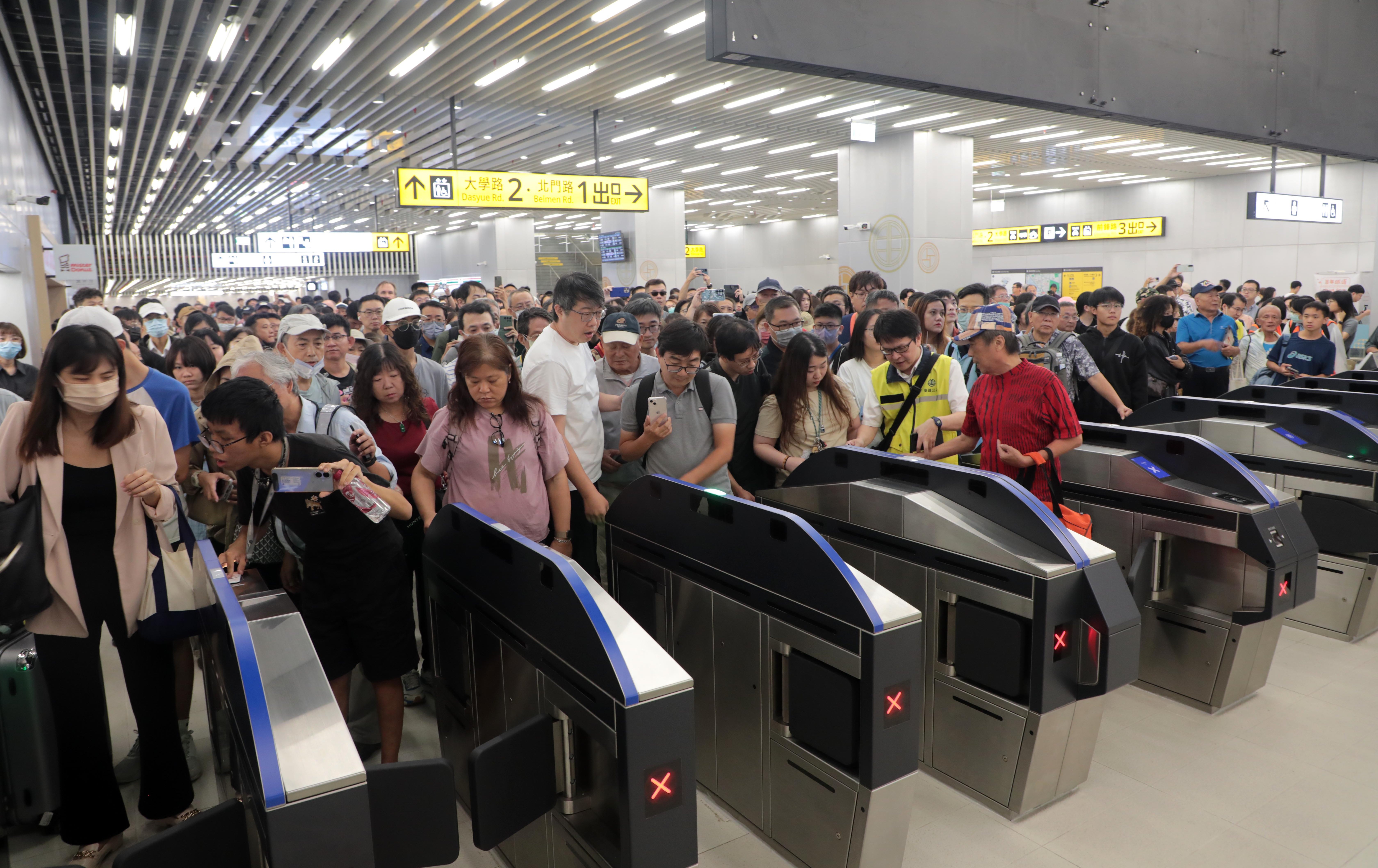 台南鐵路地下化首階段通車 首班車今晨啟程開啟交通新頁