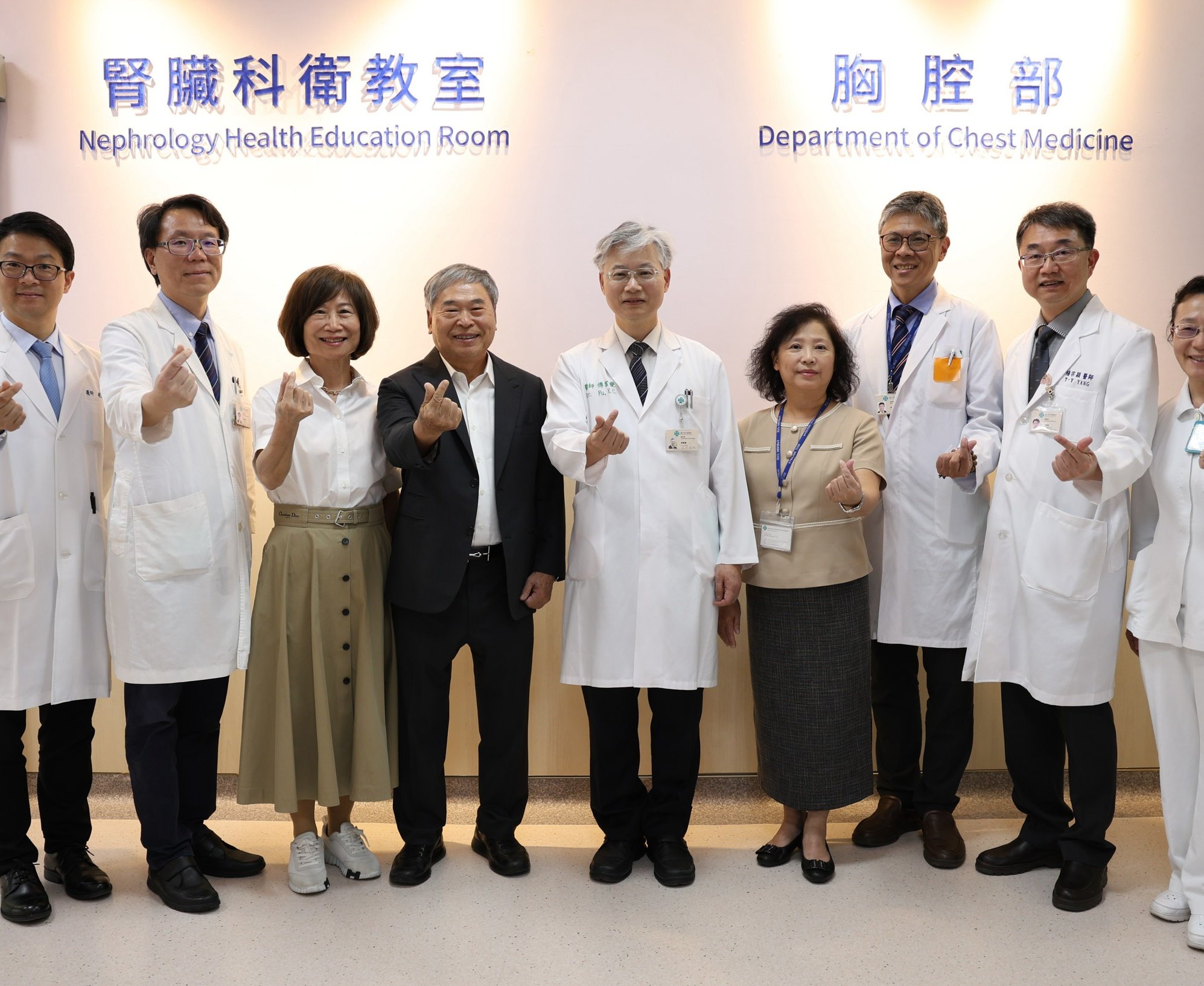 臺中榮總智慧腹膜透析照護升級 攜手企業打造新衛教室與胸腔部辦公區