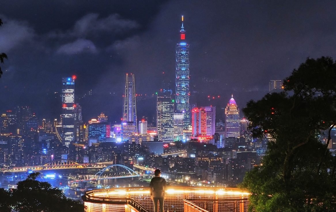 不擠人也能看101煙火！內湖、圓山「兩大登高秘境」大公開 享受奢華浪漫跨年視角