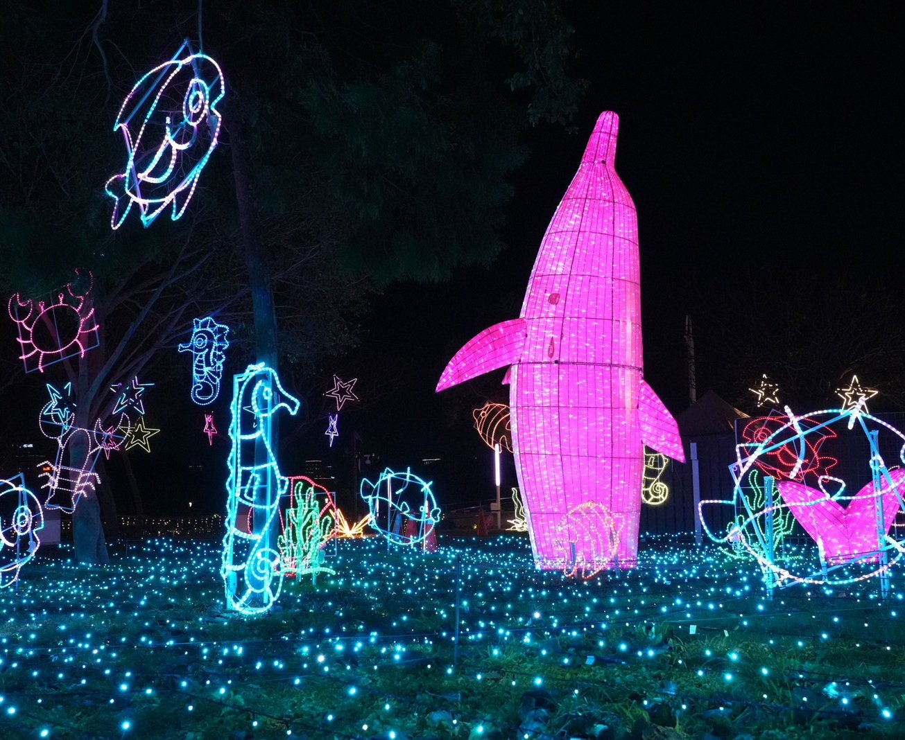 中台灣燈會破百萬人次！民政燈區幸福祈願村展現台中山海屯城魅力