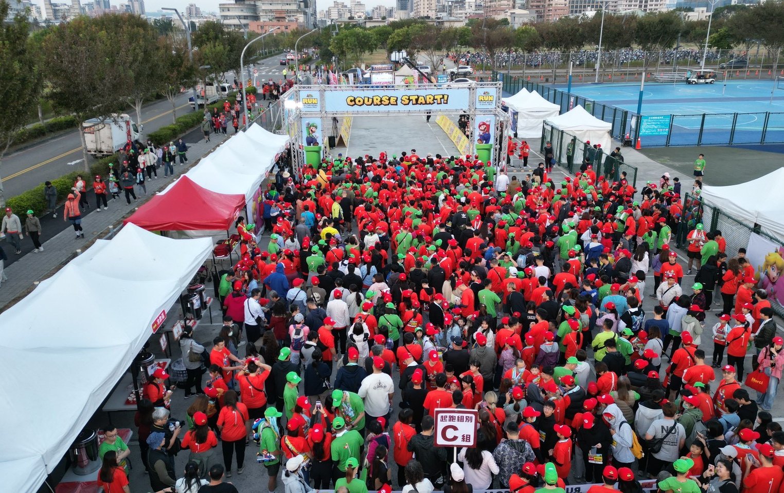 瑪利歐主題路跑亞洲首站！萬名粉絲嗨翻台中中央球場