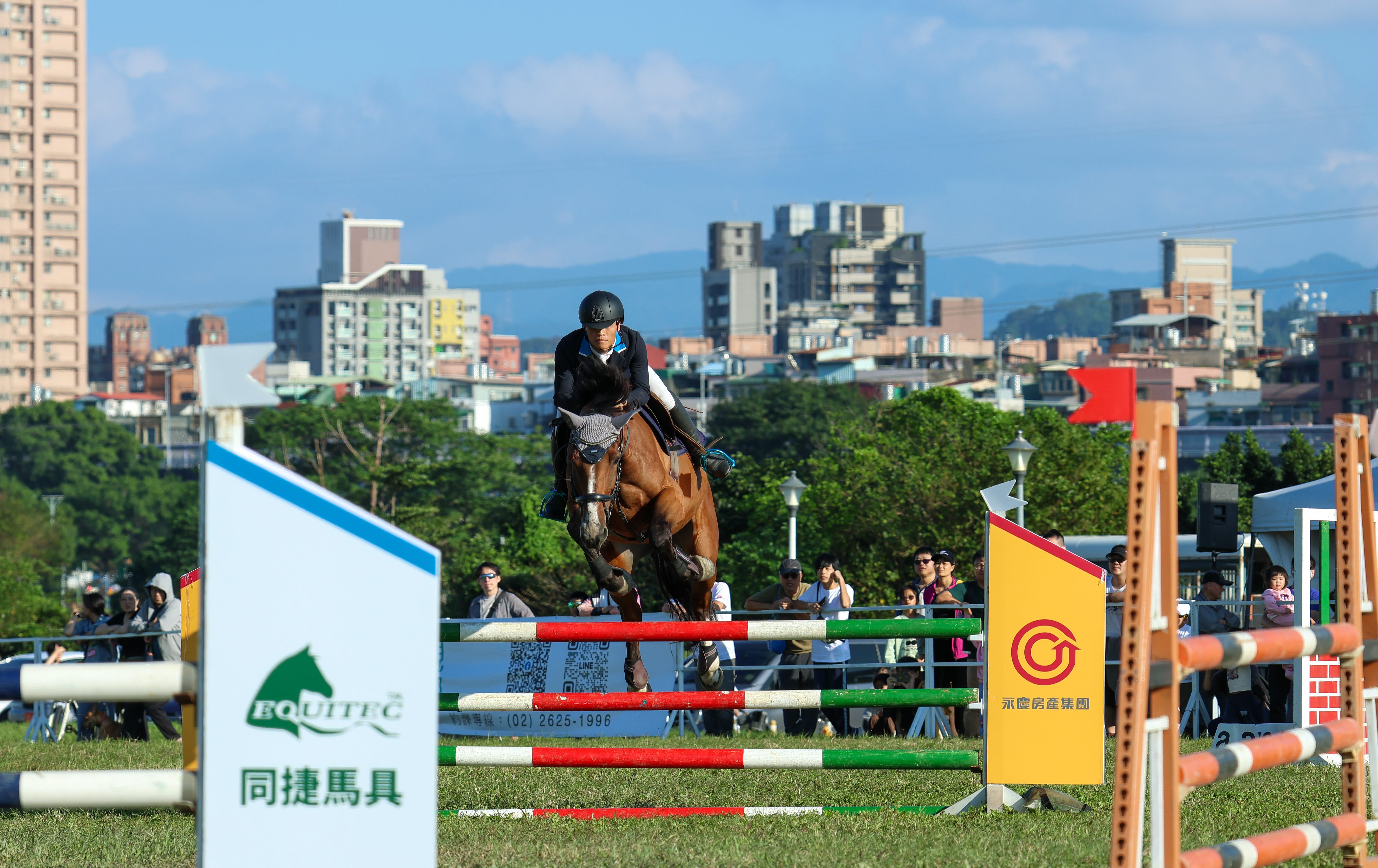 蹄聲響徹河岸！2025臺北馬場町馬術嘉年華：人馬合一的極致美學與親子同樂的秋日盛宴