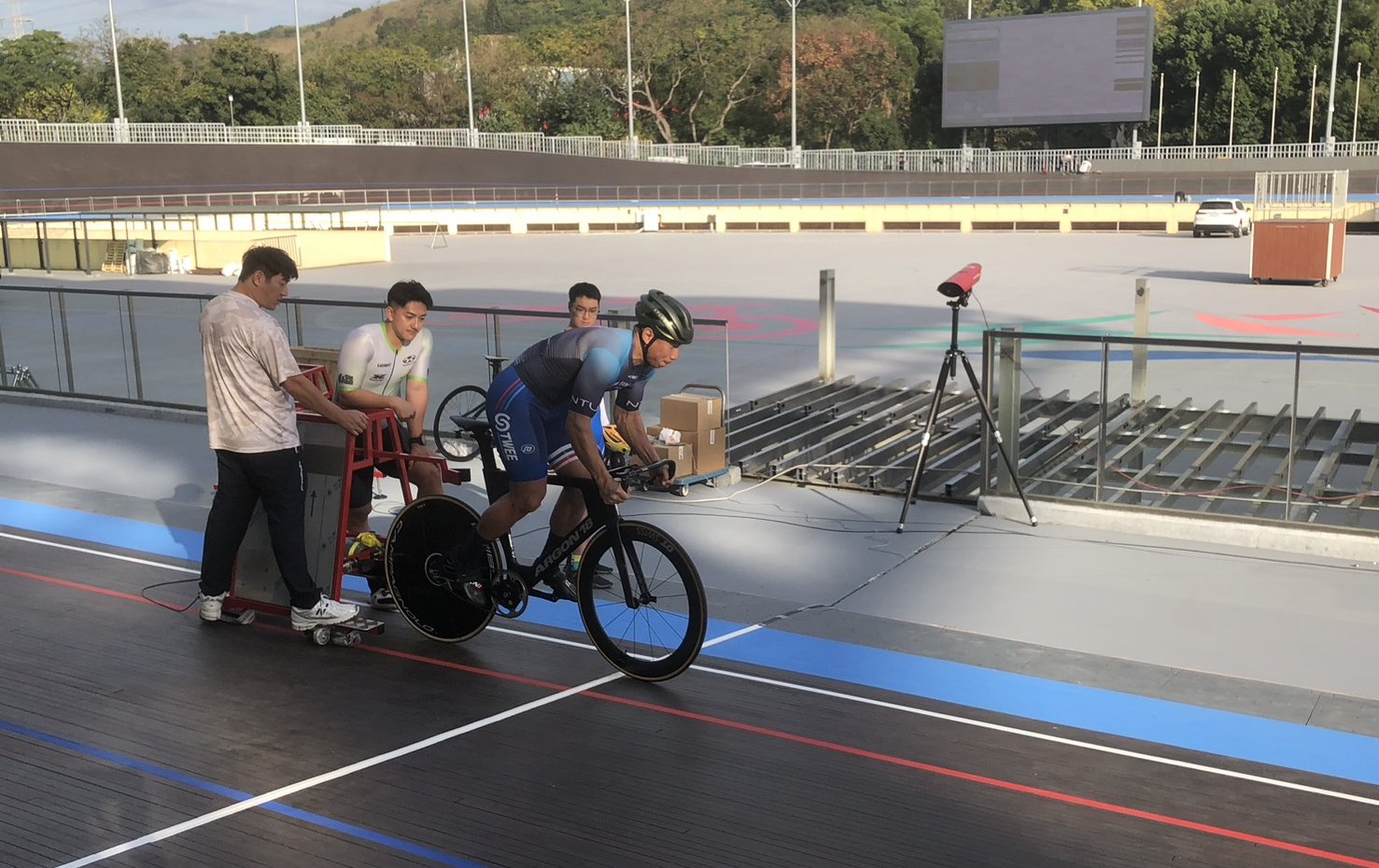 奧運級神助攻！ 台中自由車場「全台唯一」黑科技計時系統首度曝光