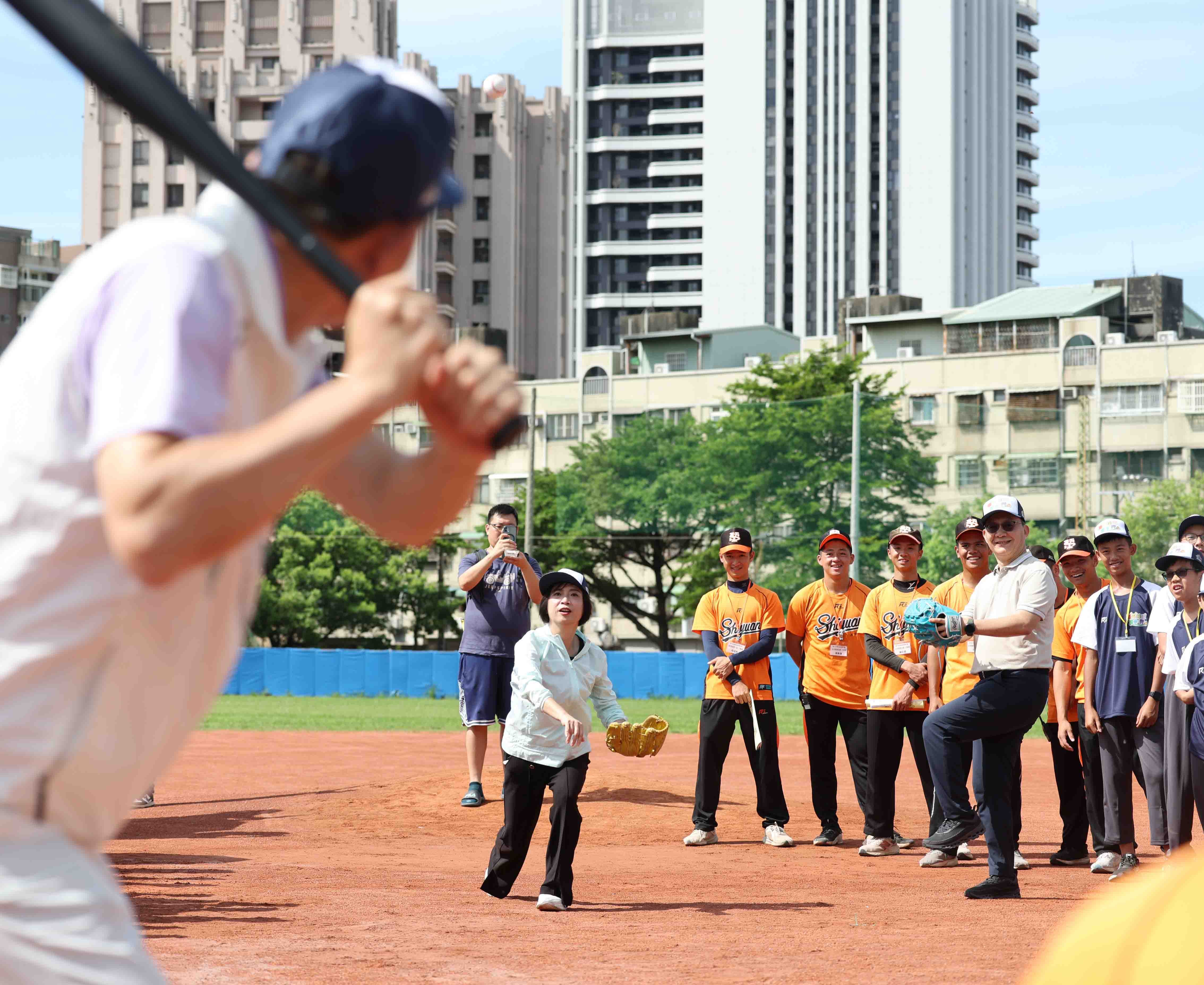 台中》陽光棒球夏令營台中開訓 許基宏、曾頌恩現身掀熱潮