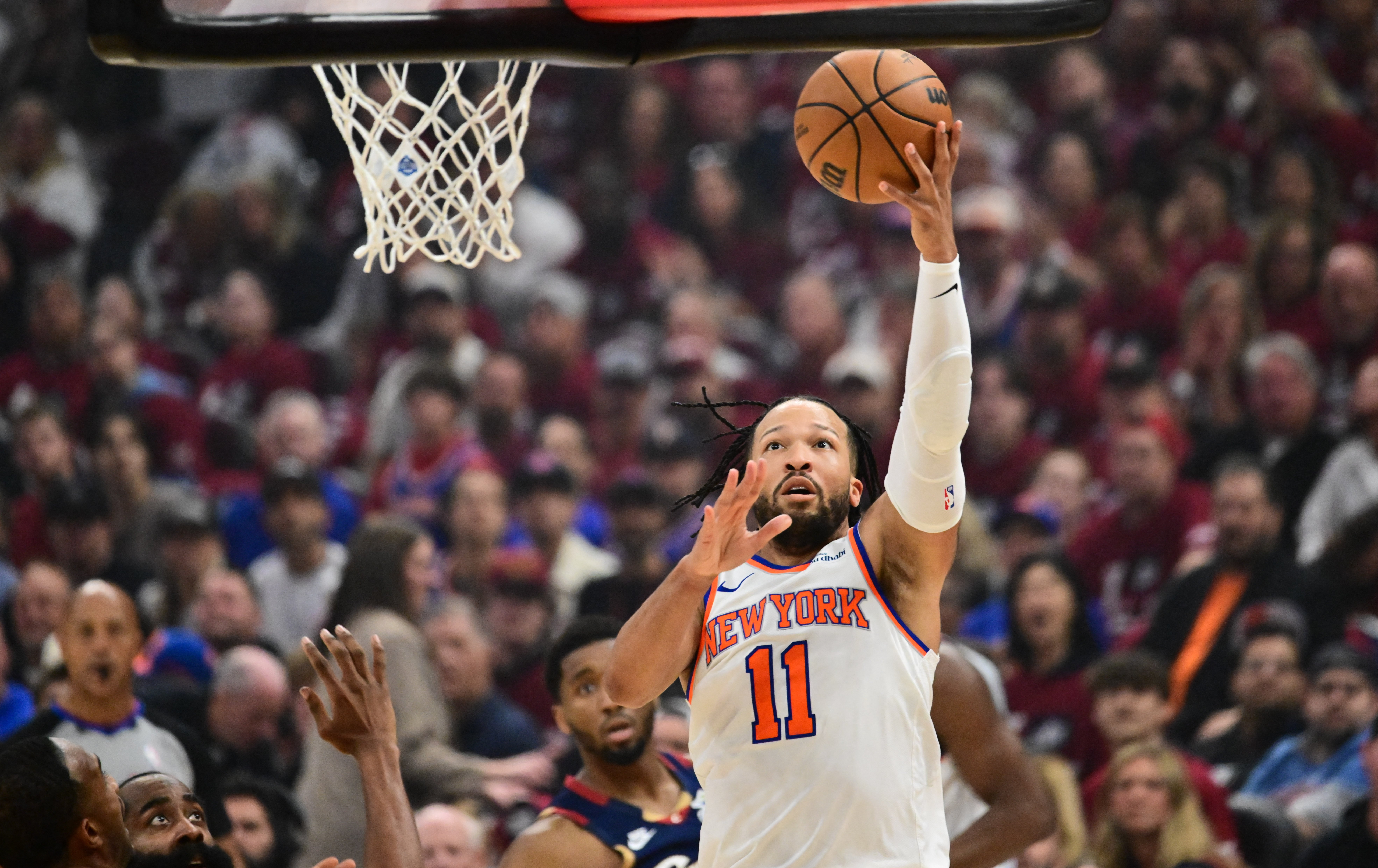 NBA 》布朗森帶傷豪取30分末節隻手遮天！尼克上演14分大逆轉奪總冠軍賽首勝