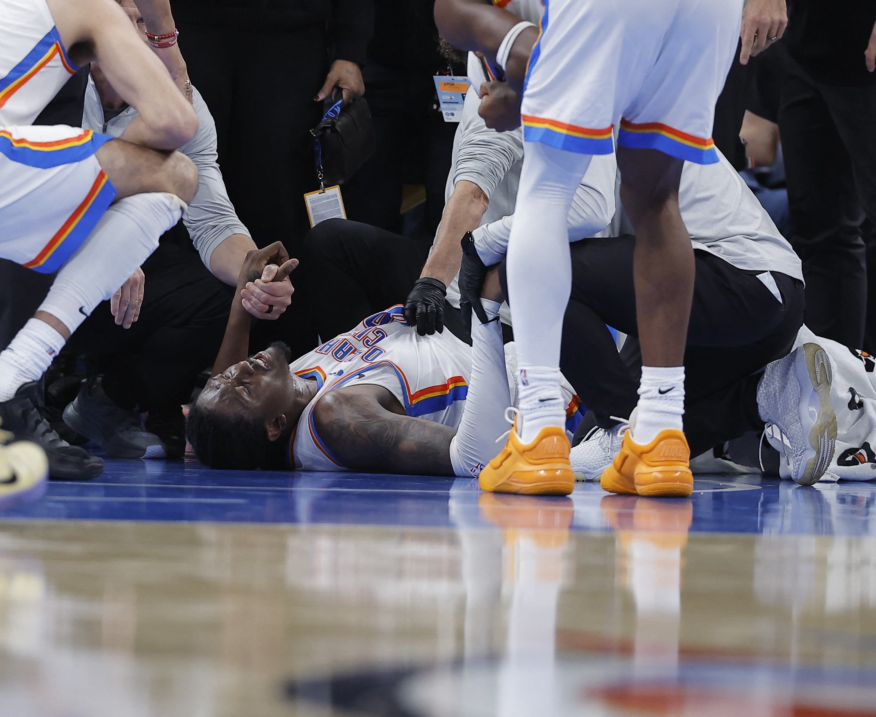 NBA》雷霆戰勝快艇增添陰影 威廉斯左腳嚴重扭傷擔架抬出場全場鼓掌致意