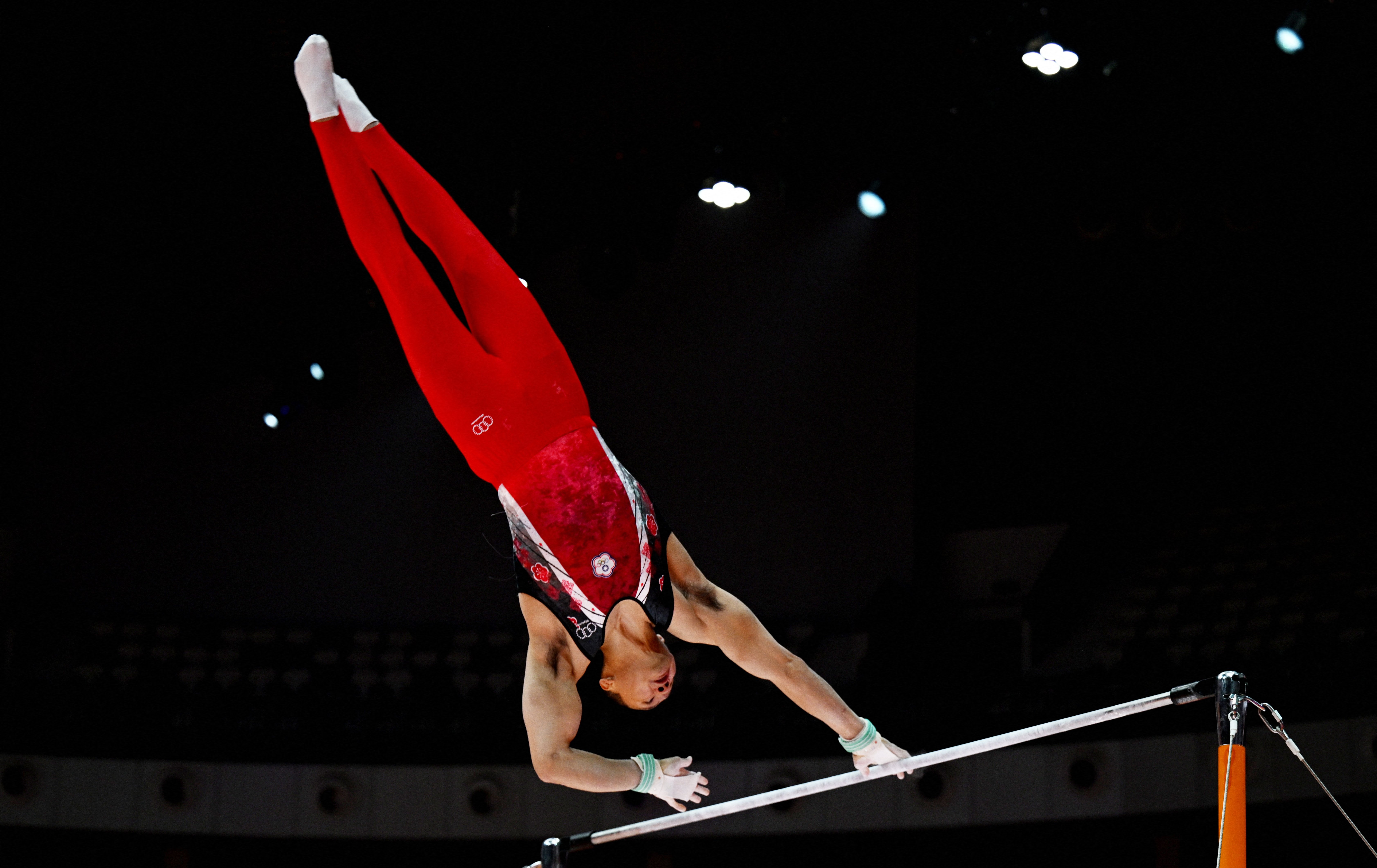 貓王歸來！唐嘉鴻克羅埃西亞世界盃單槓奪金 2026 賽季三度封王