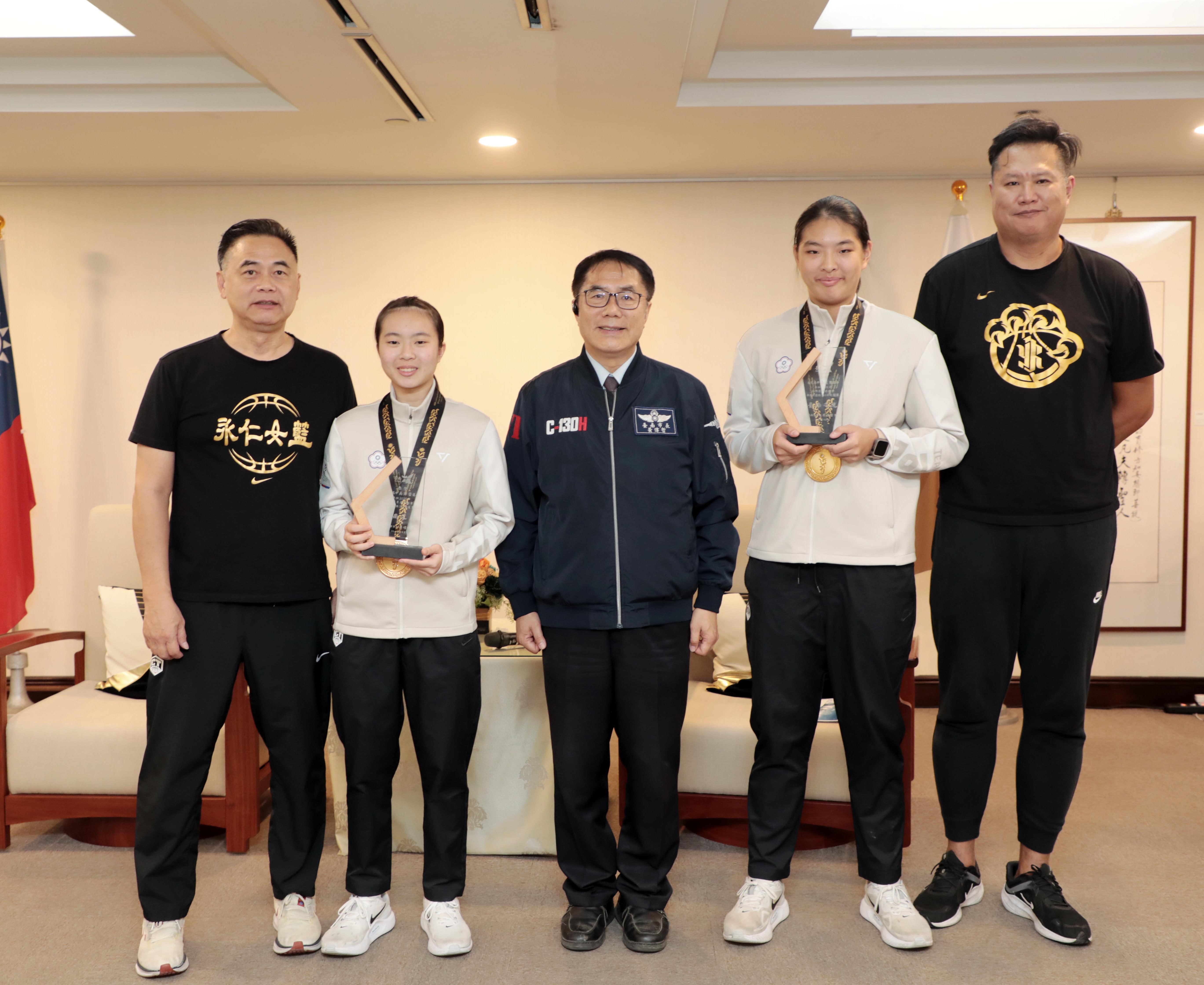 亞青運台灣奪40面獎牌　黃偉哲頒獎讚台南4選手成績亮眼