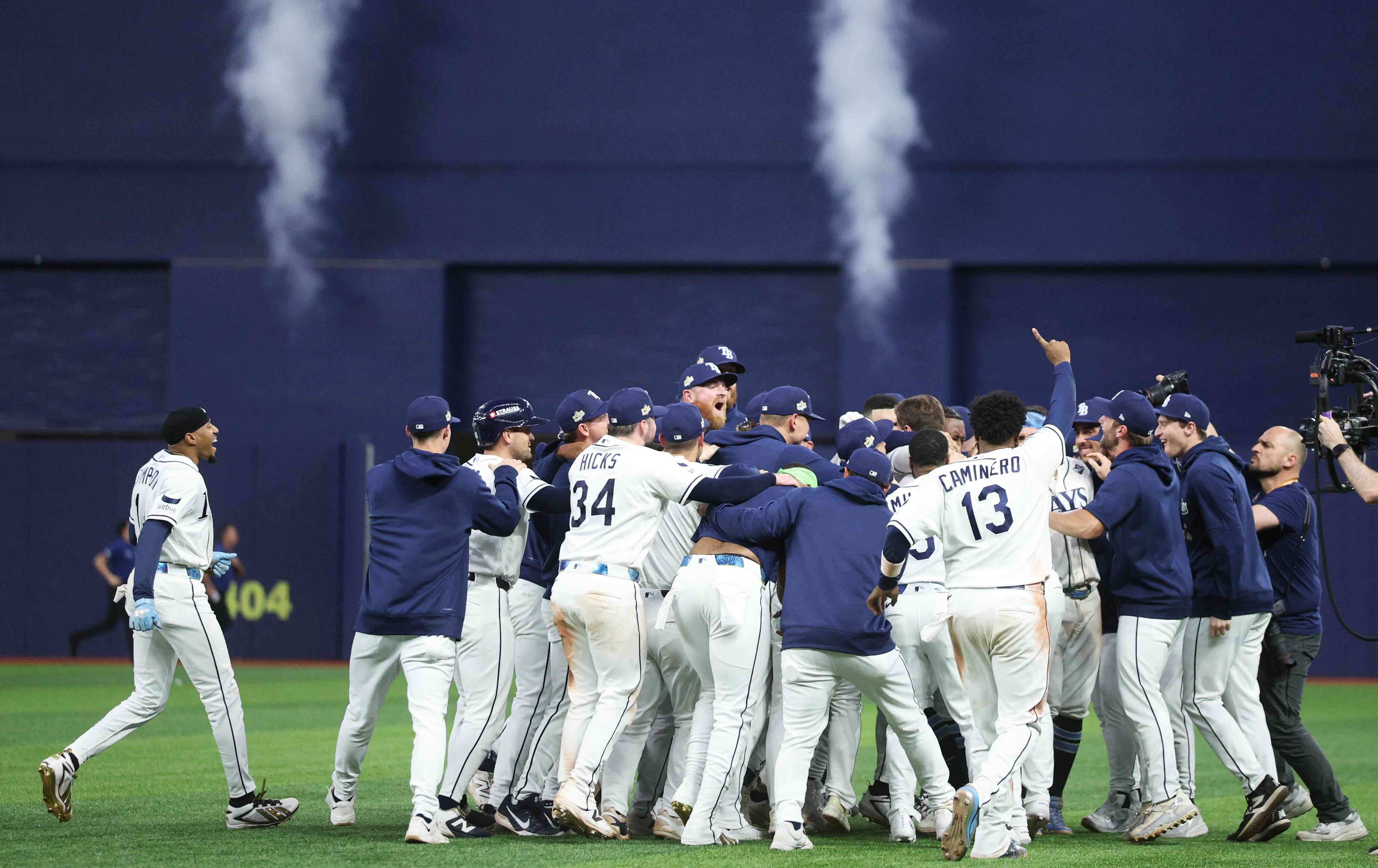MLB》世界大賽G4  12.5%的奇蹟曙光！光芒12局逆轉氣走釀酒人 世界大賽追成1：3保留奪冠希望