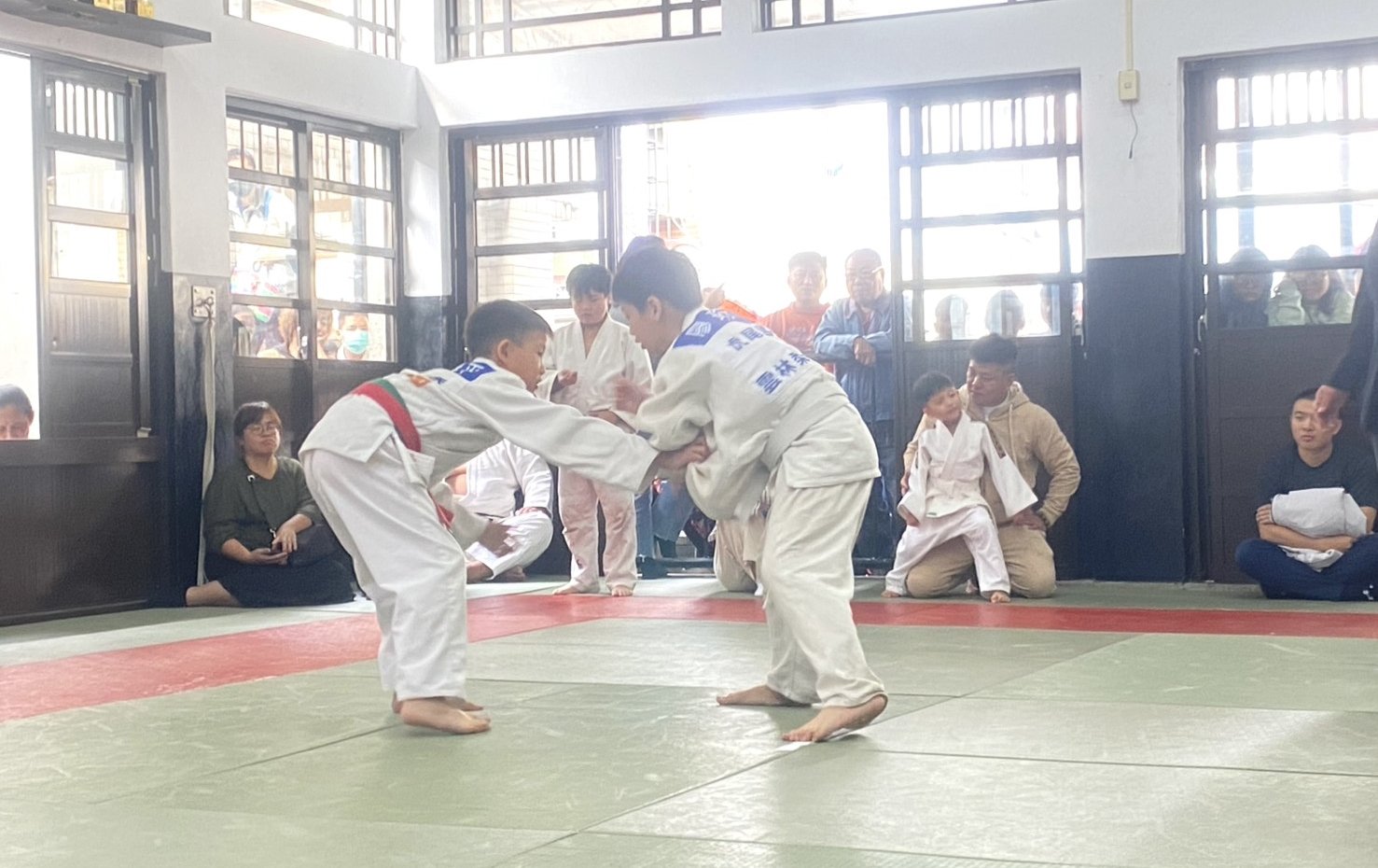 柔道向下扎根有成！台中錦標賽近300選手破紀錄 4歲萌將「第一次」驚豔登場！