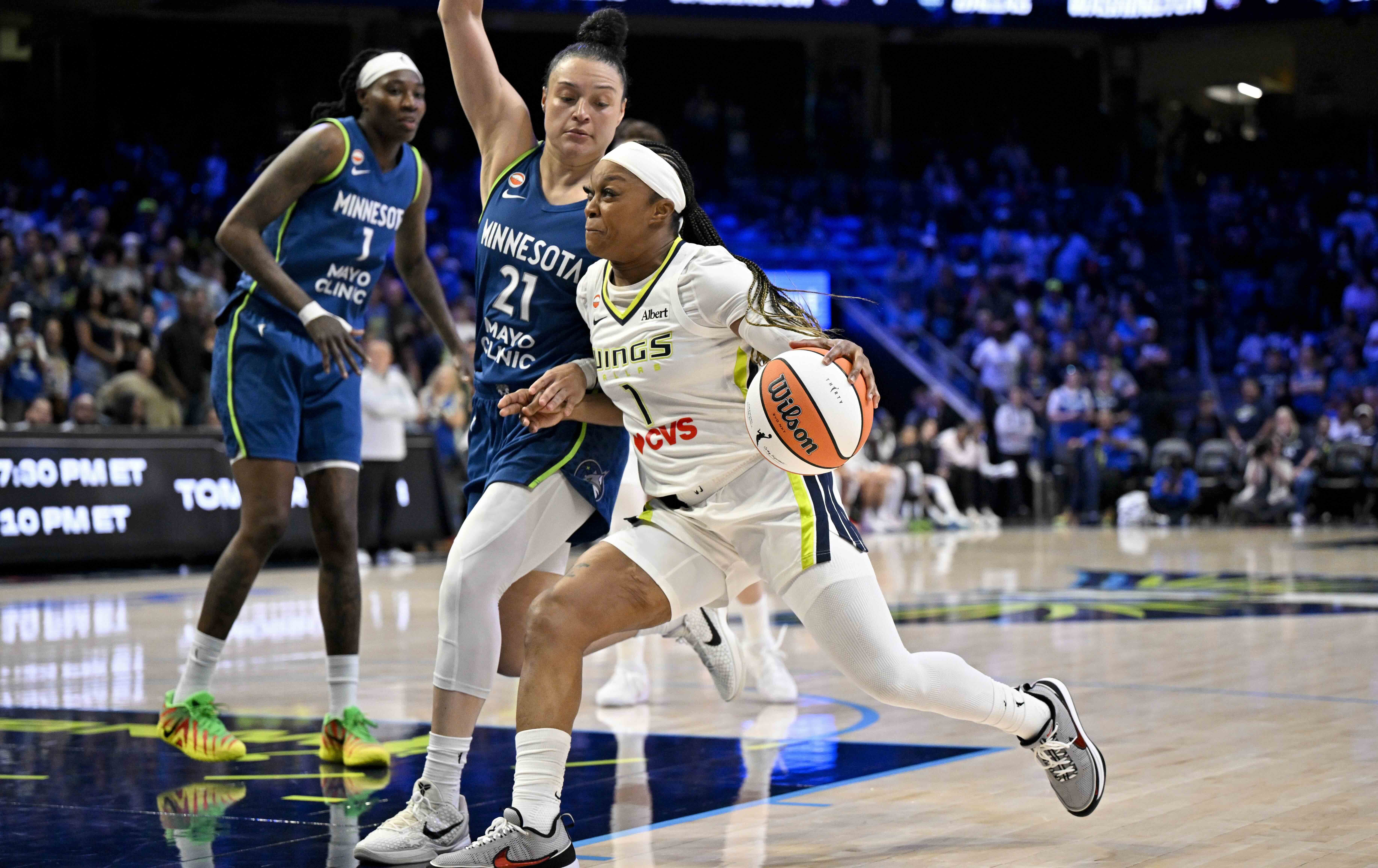 WNBA》奧德賽·希姆斯上演「Logo Shot」壓哨絕殺！達拉斯之翼力克山貓  寫下經典一戰