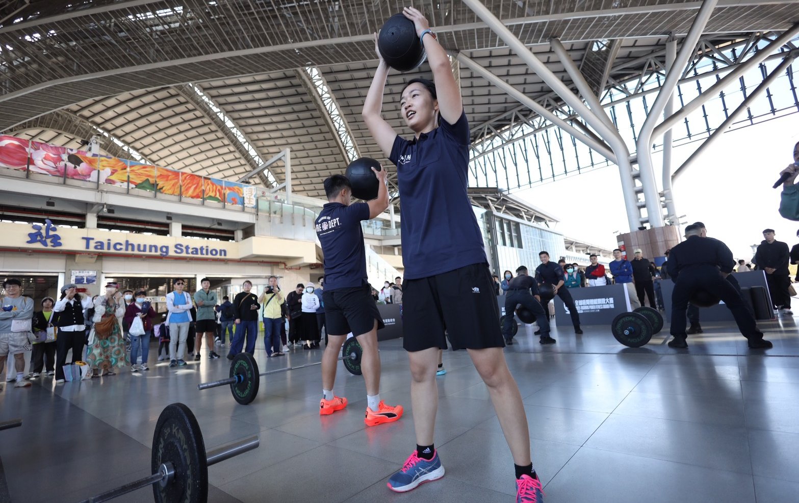 火車站變身特訓場！ 今（6日）警消備戰鋼鐵大賽 極限體能熱血爆發