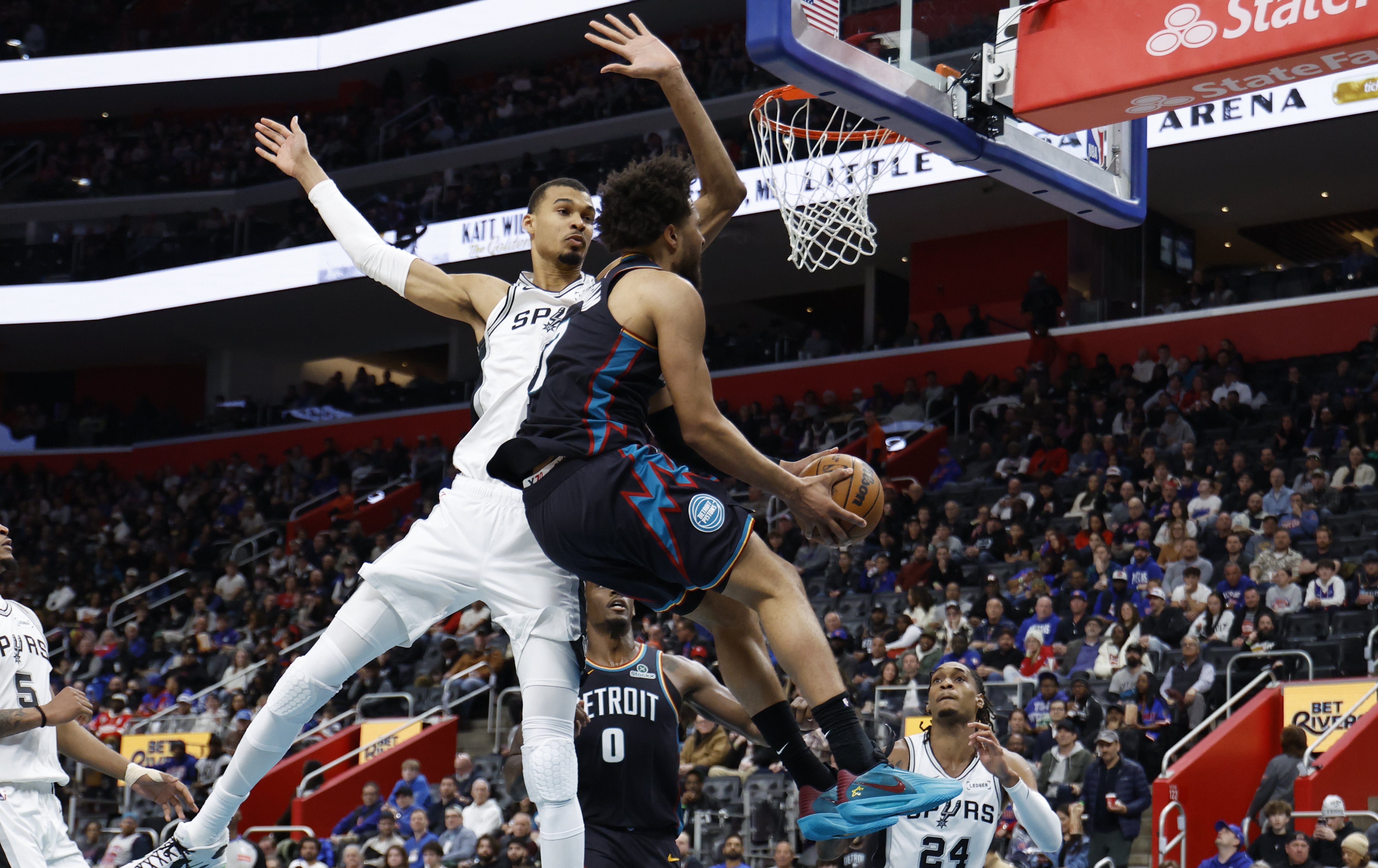 NBA》【外星人降臨】教科書進攻也失效！文班亞馬展現「1%」的防守奇蹟