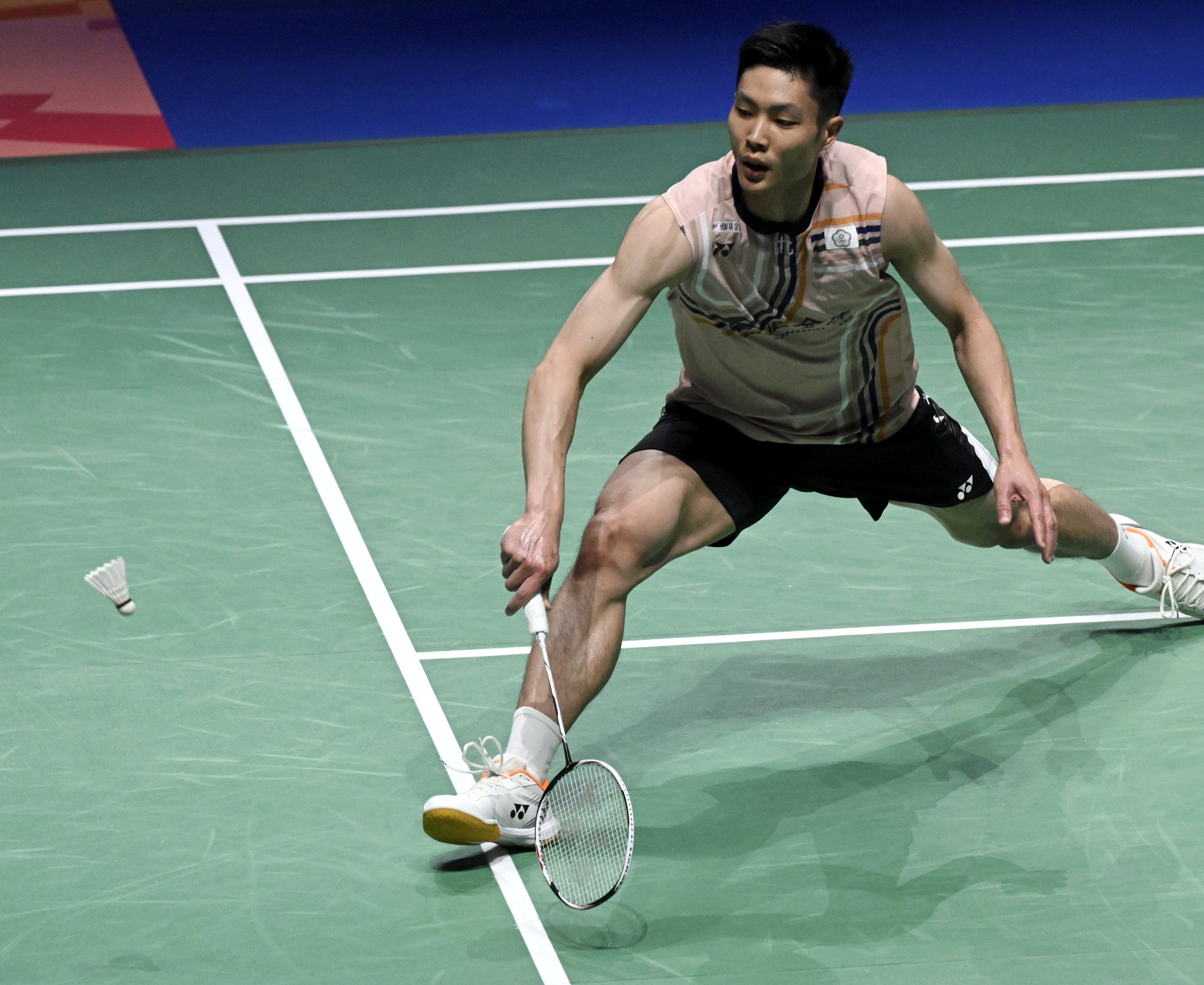 羽球亞錦賽》驚天逆轉！周天成 8：0 攻勢擊退潰駱建佑，成台灣男單首位兩度奪牌第一人