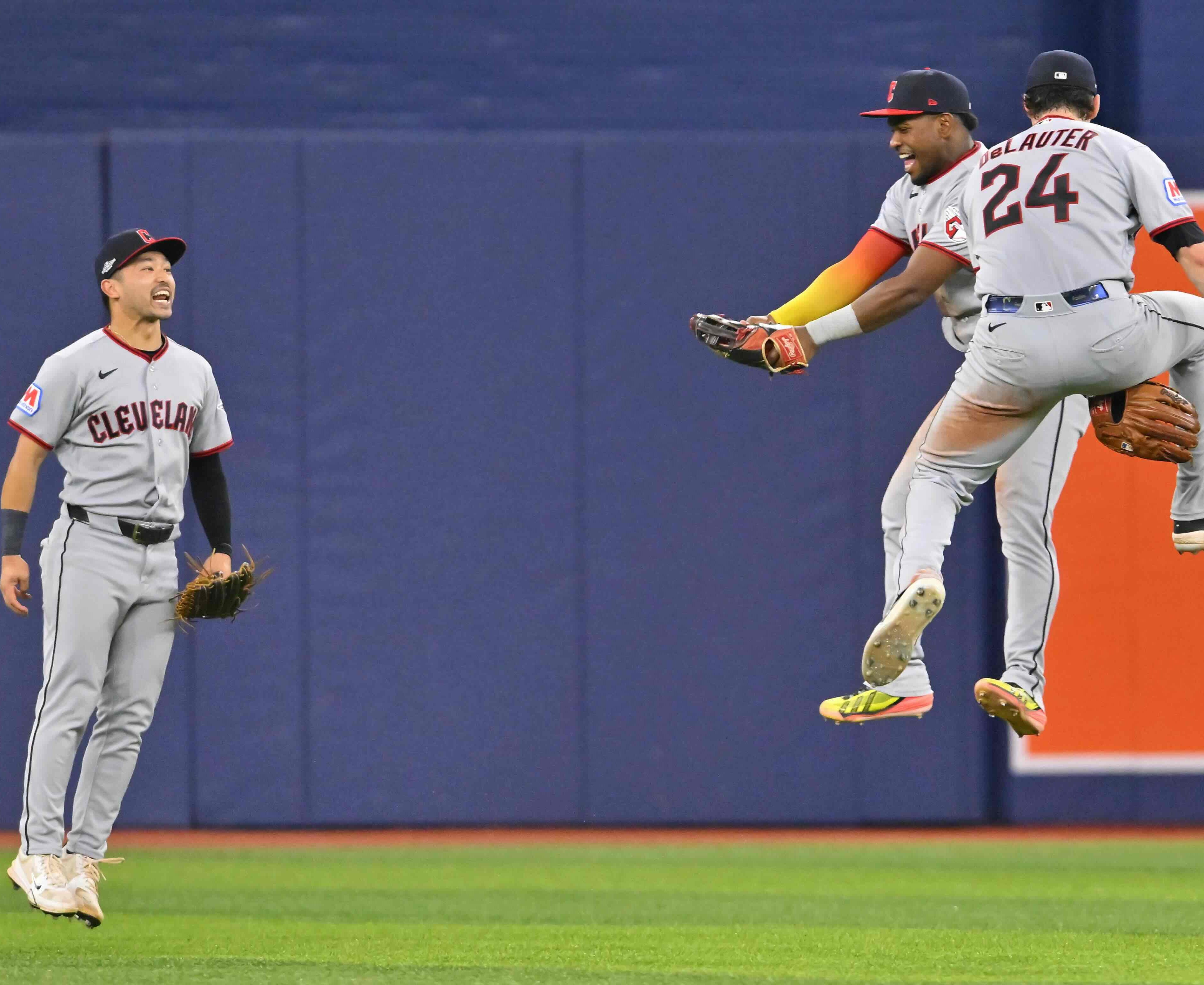 MLB》美聯冠軍賽首戰 守護者靠全壘打追平、晚節擊潰光芒牛棚 7：3逆轉拔得頭籌