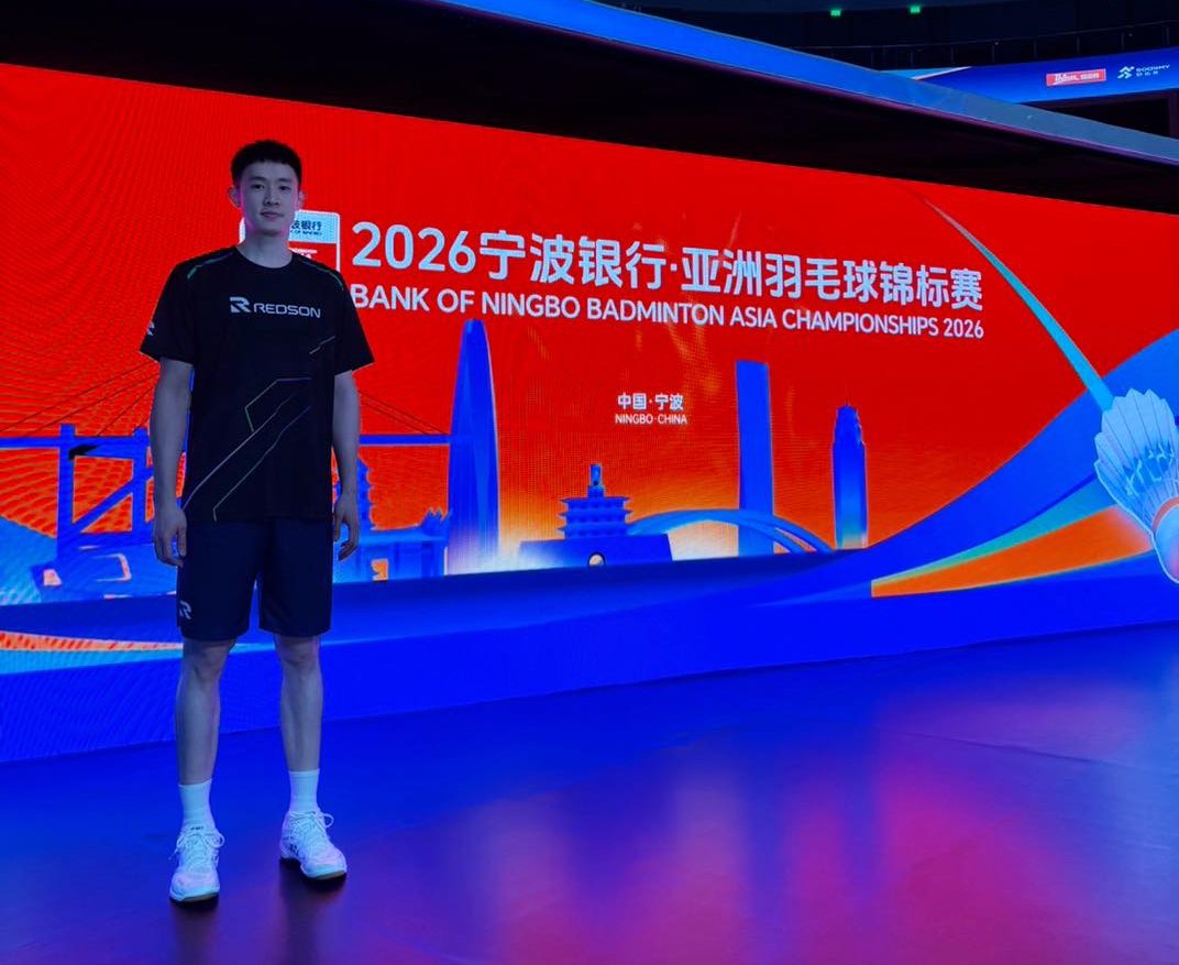 羽球亞錦賽》走出傷灶陰霾！戚又仁直落二橫掃香港吳英倫，挺進男單 16 強