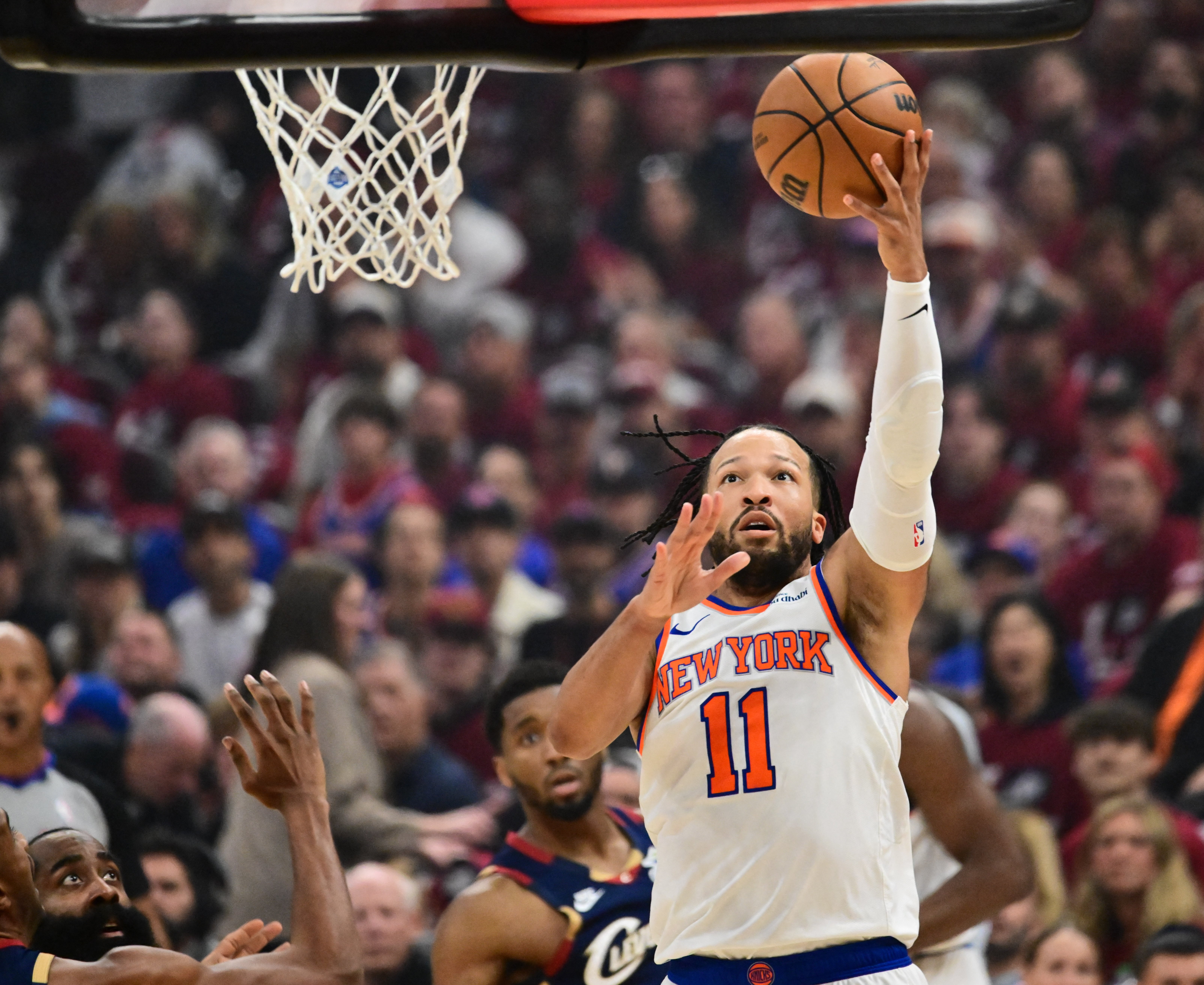 NBA 》布朗森帶傷豪取30分末節隻手遮天！尼克上演14分大逆轉奪總冠軍賽首勝