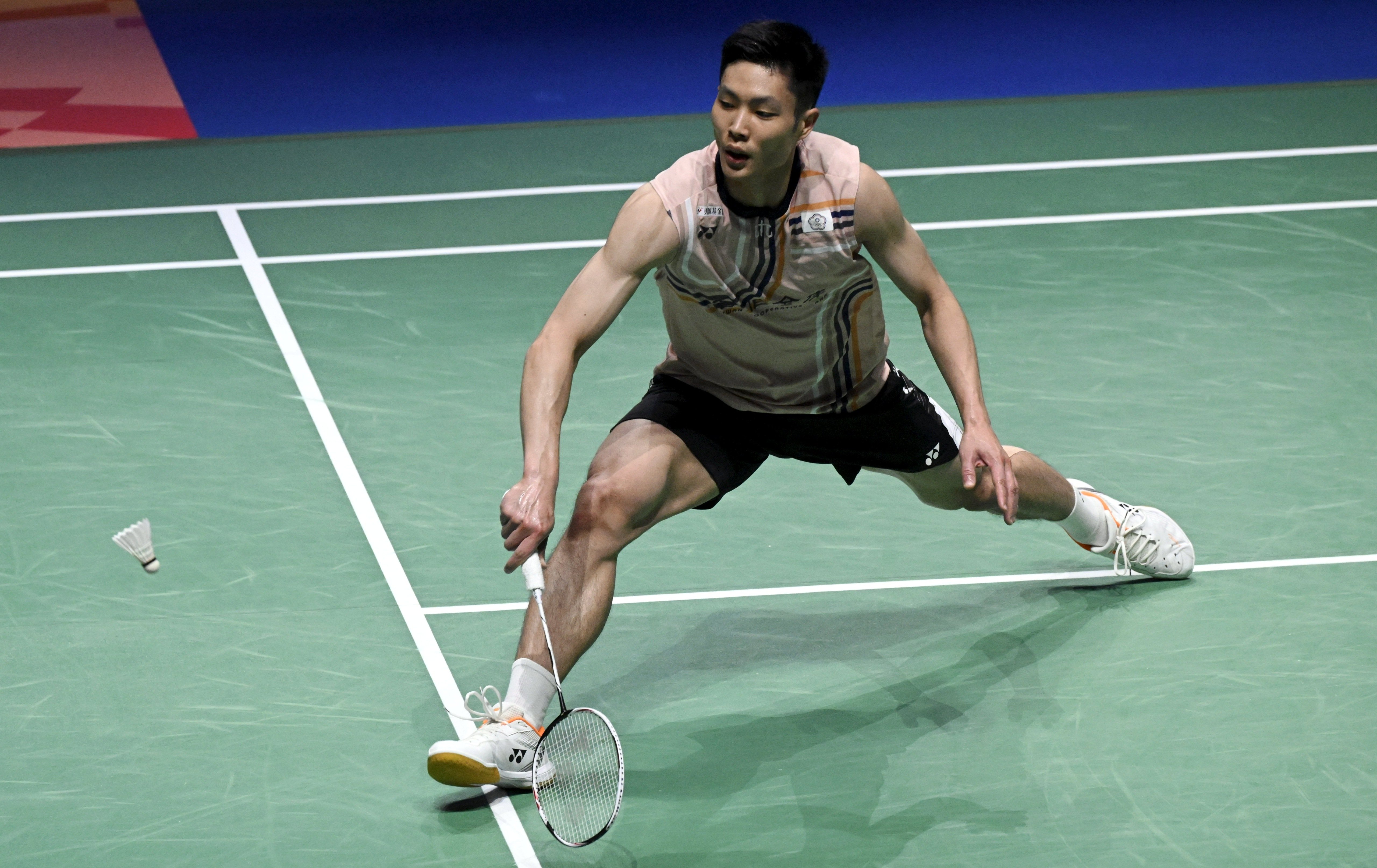 羽球亞錦賽》驚天逆轉！周天成 8：0 攻勢擊退潰駱建佑，成台灣男單首位兩度奪牌第一人