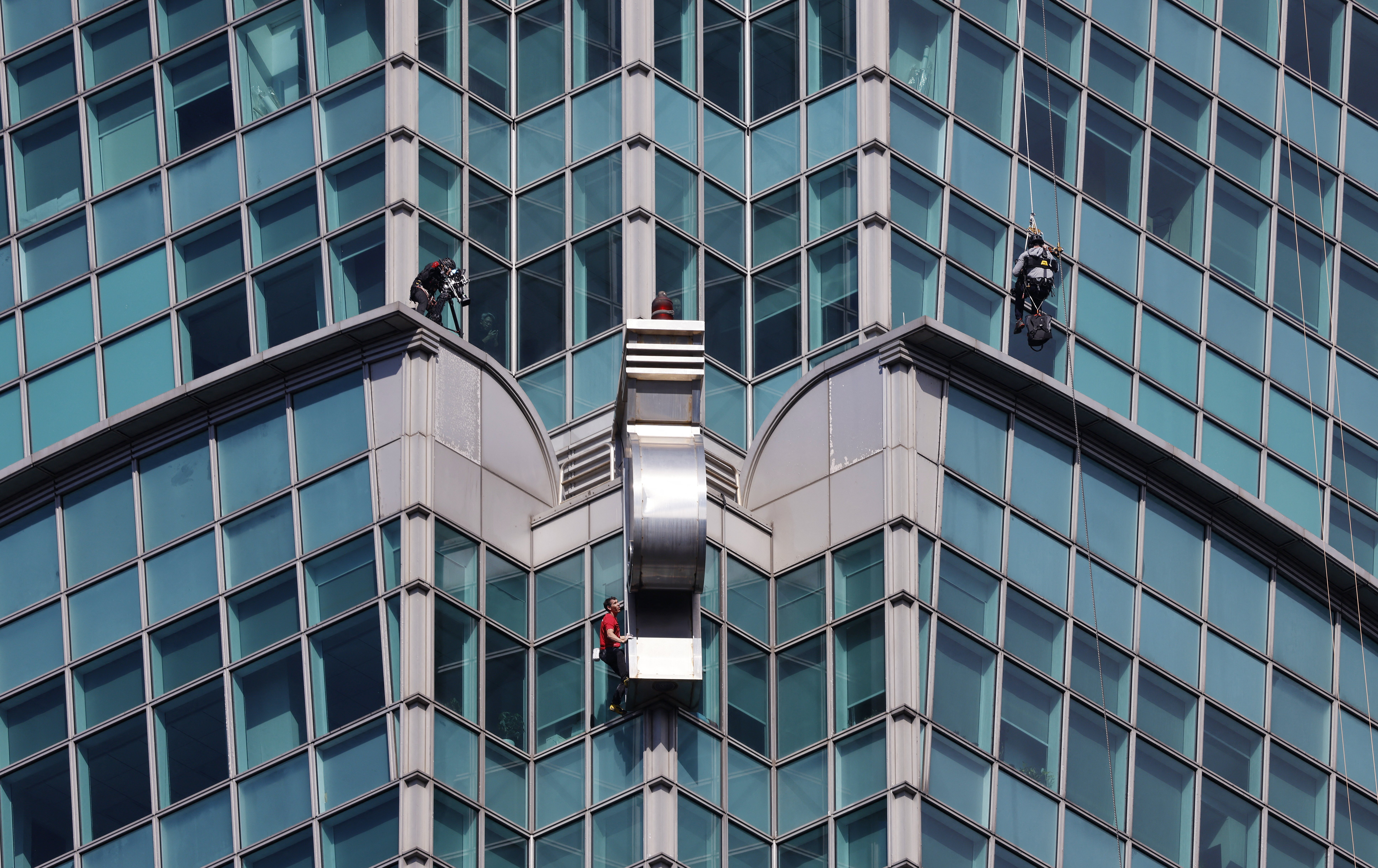 徒手登頂台北101寫歷史　霍諾德締造人類最高無繩攀登紀錄