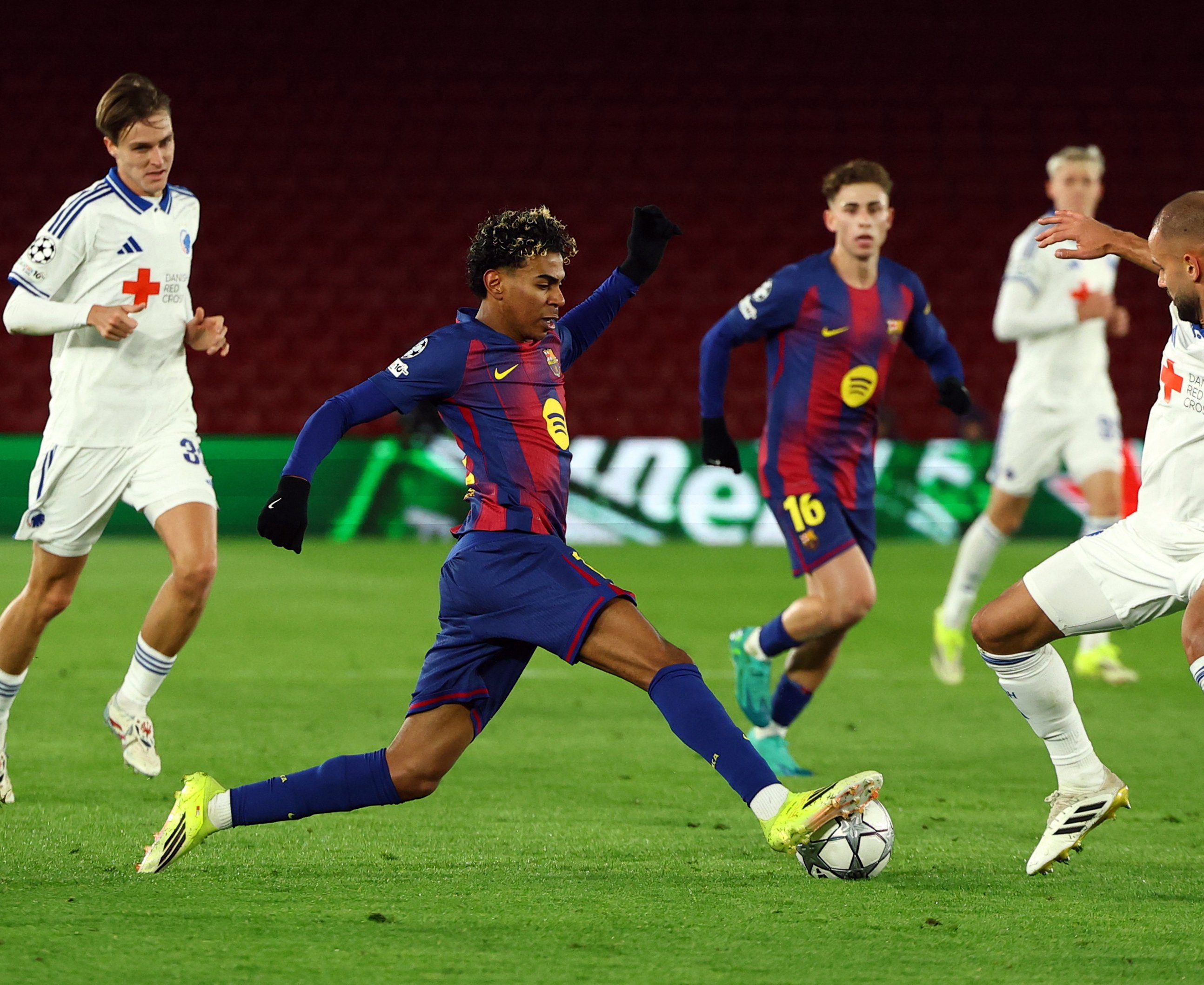 西甲》巴塞隆納誓取3分穩坐龍頭  皇家馬約卡保級殊死戰