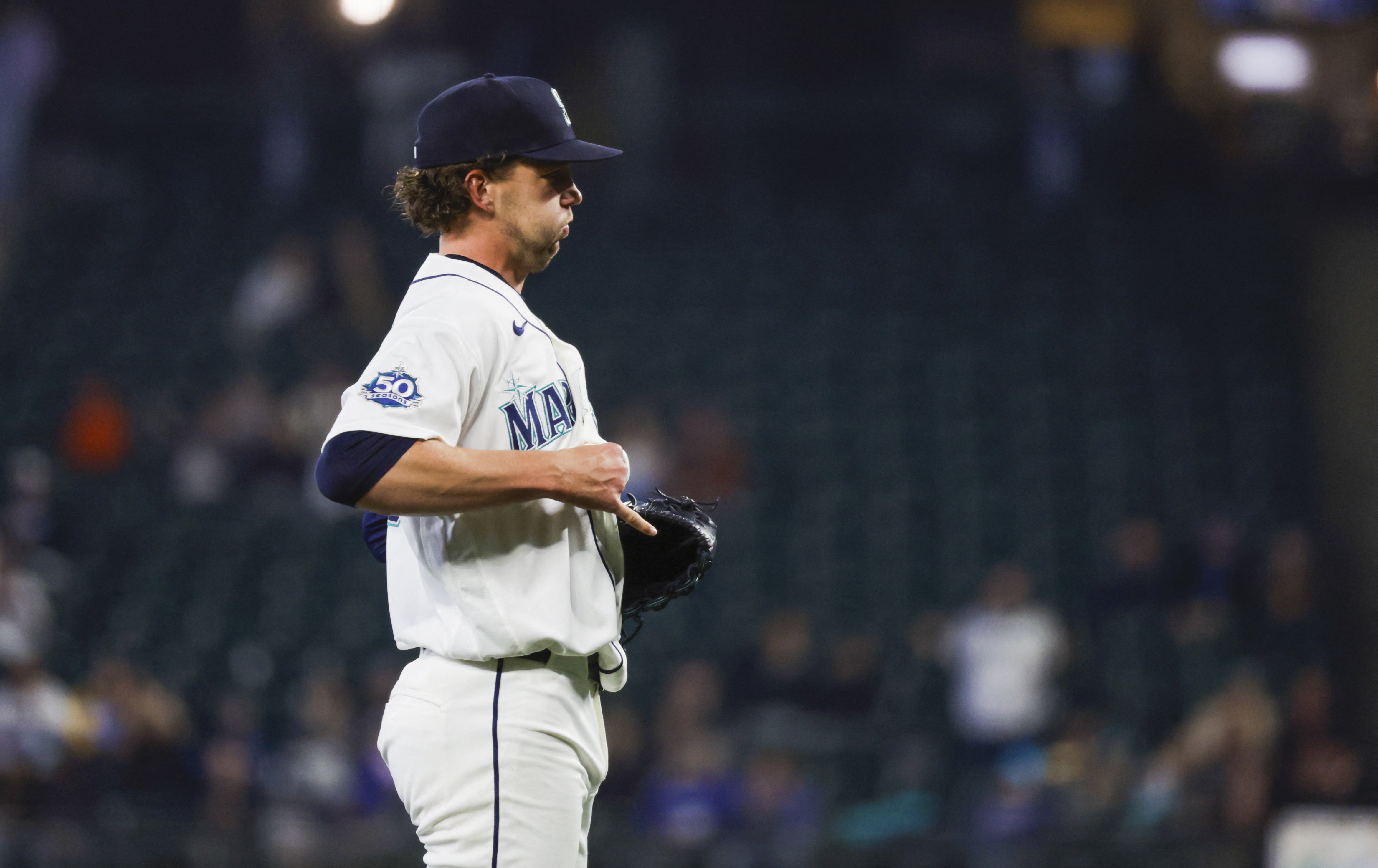 MLB》機率僅有十萬分之一！強襲球竟「精準入袋」投手球衣，美職賽場上演超罕見規則安打