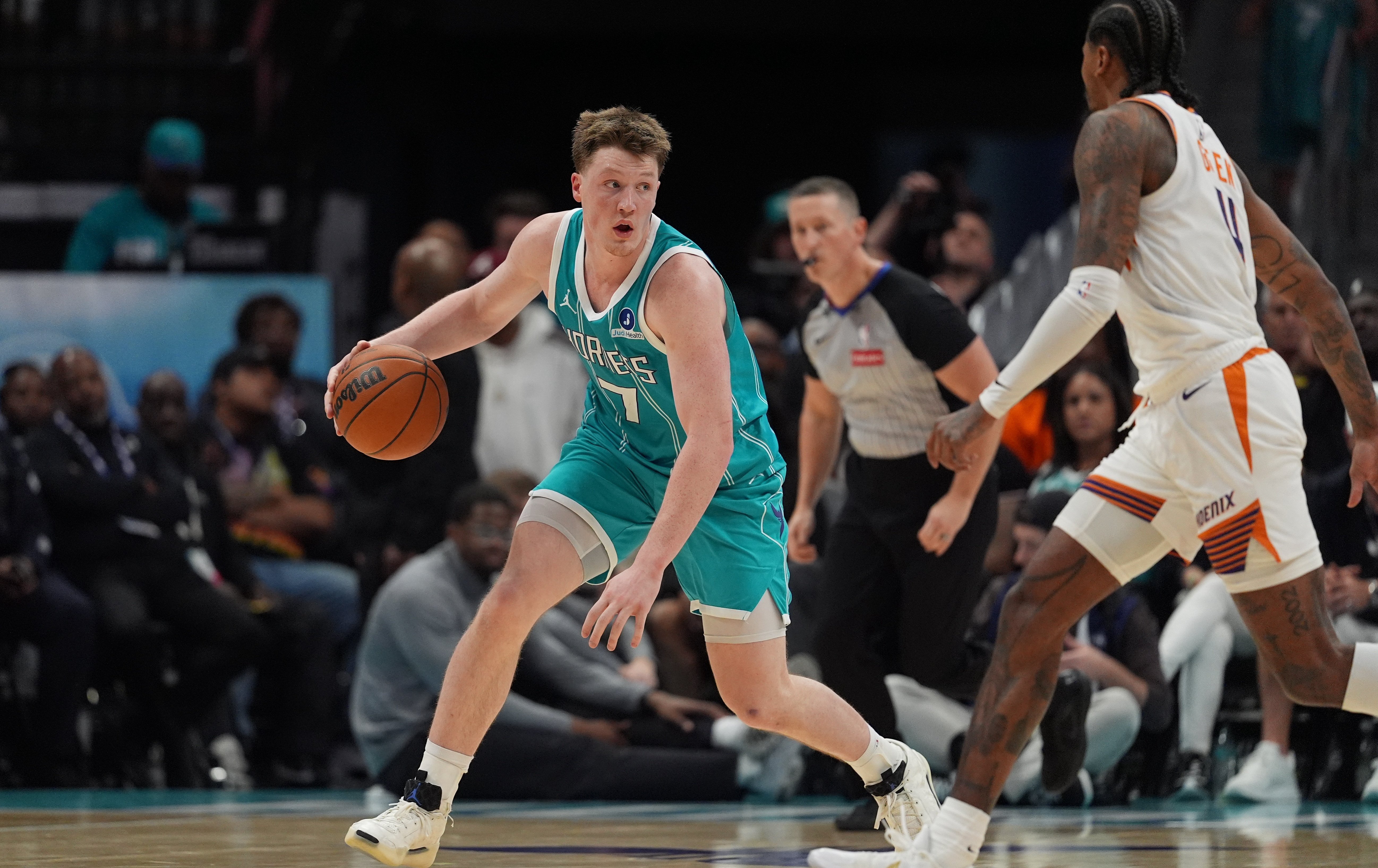 NBA》黃蜂 127：107 大勝太陽　季後賽卡位戰升溫