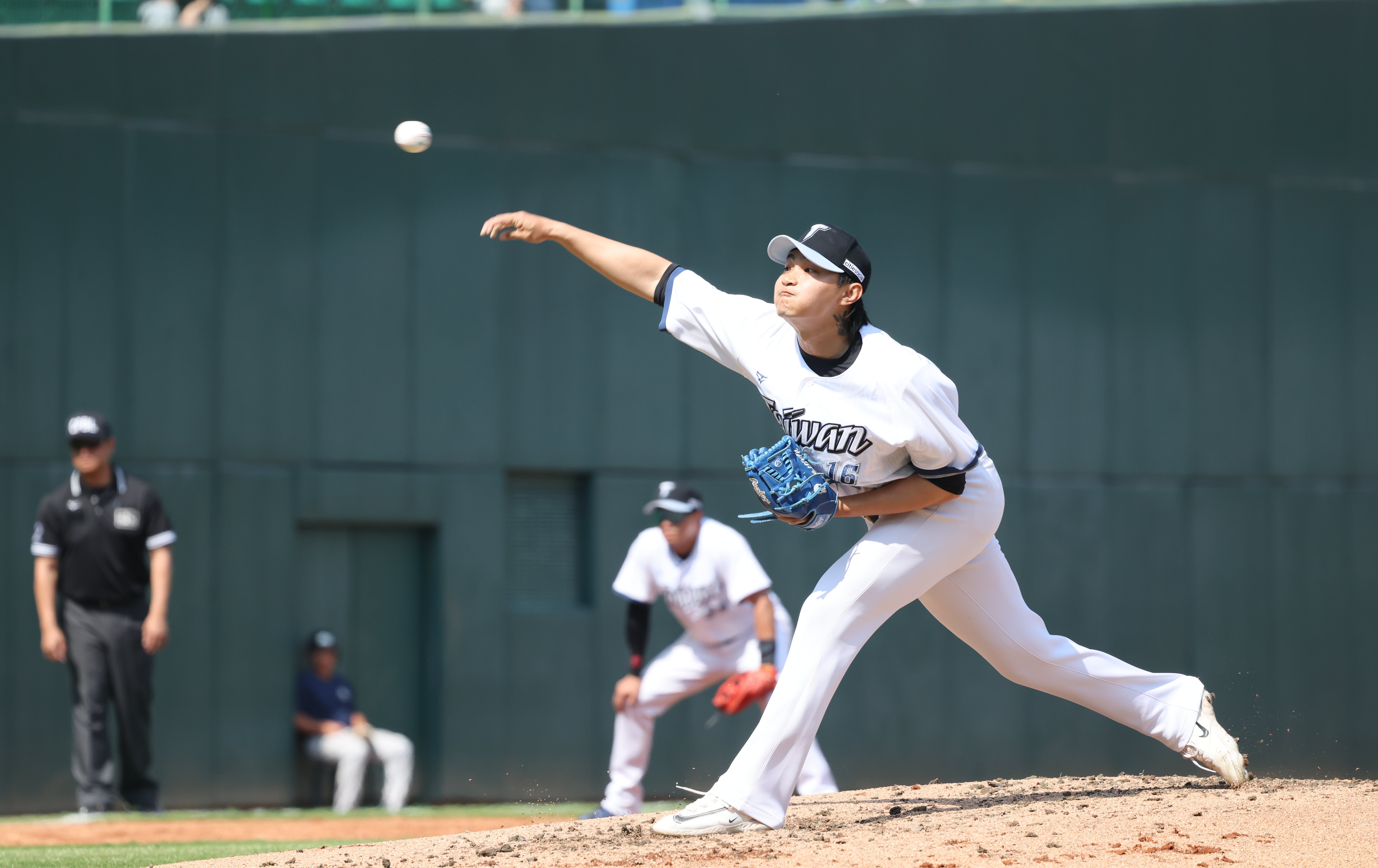 WBC》棒球經典賽中華隊首次實戰演練 先發投手胡智為表現亮眼