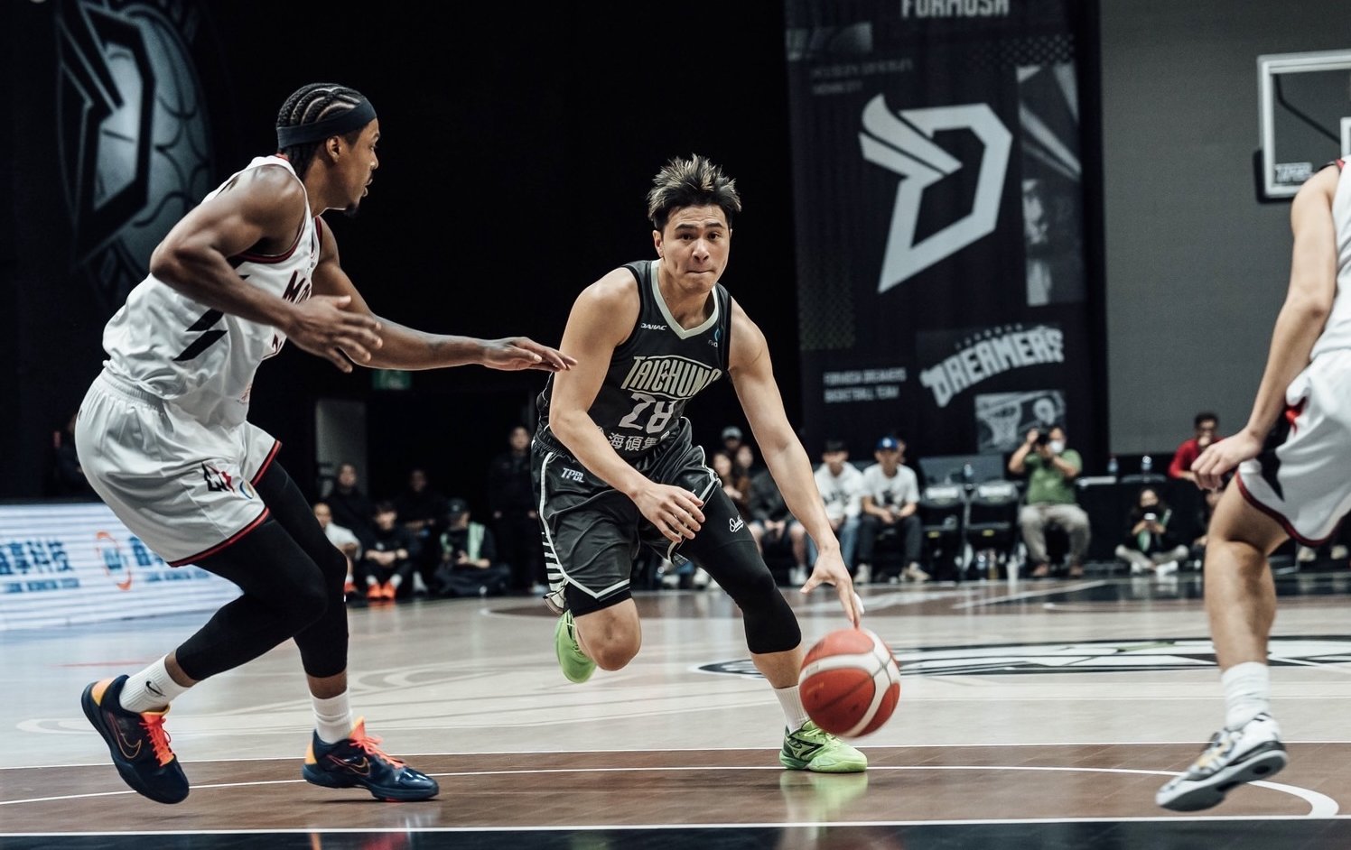 夢想家年終主場嗨翻台中！ 職籃熱浪點燃洲際迷你蛋