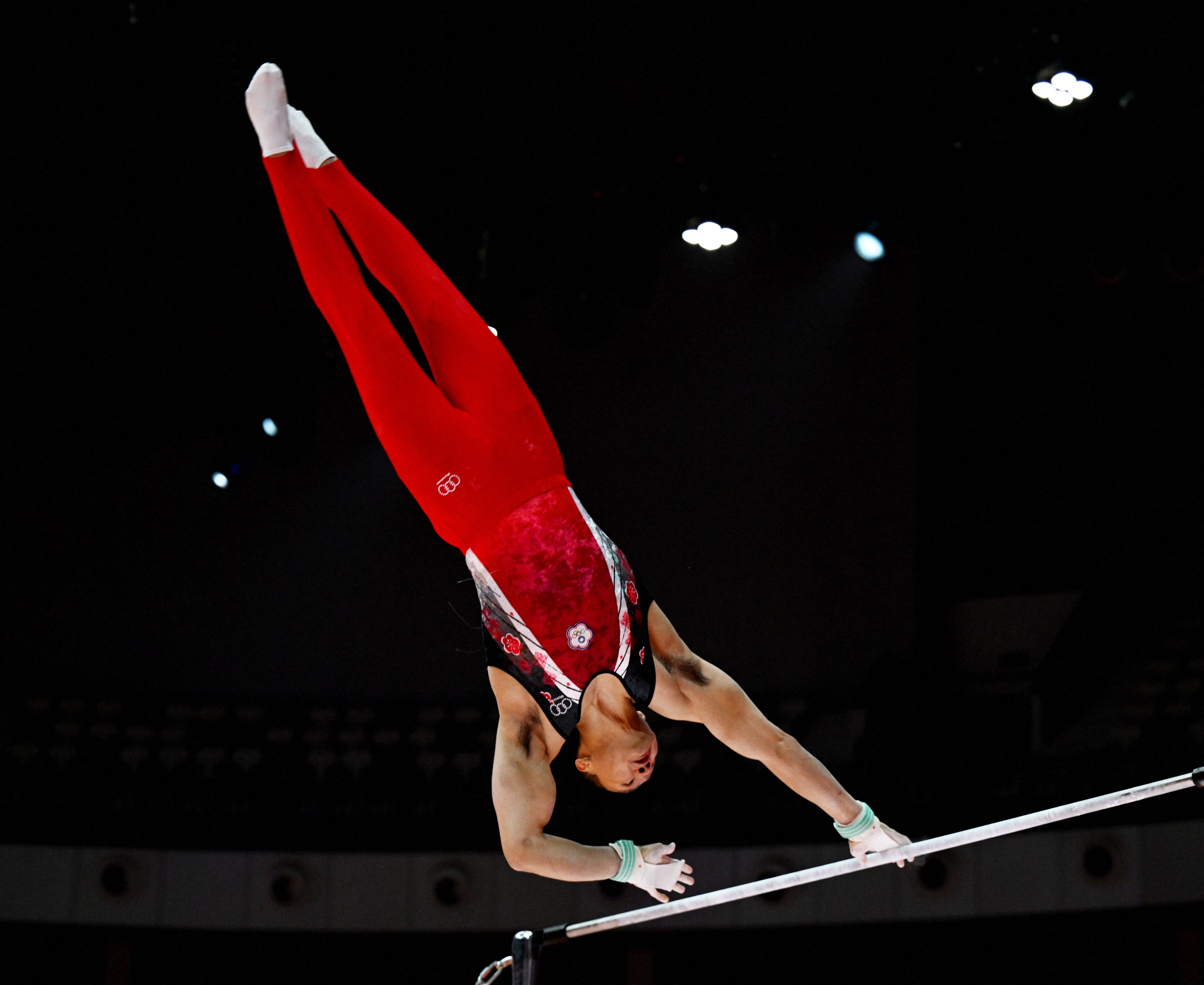 貓王歸來！唐嘉鴻克羅埃西亞世界盃單槓奪金 2026 賽季三度封王