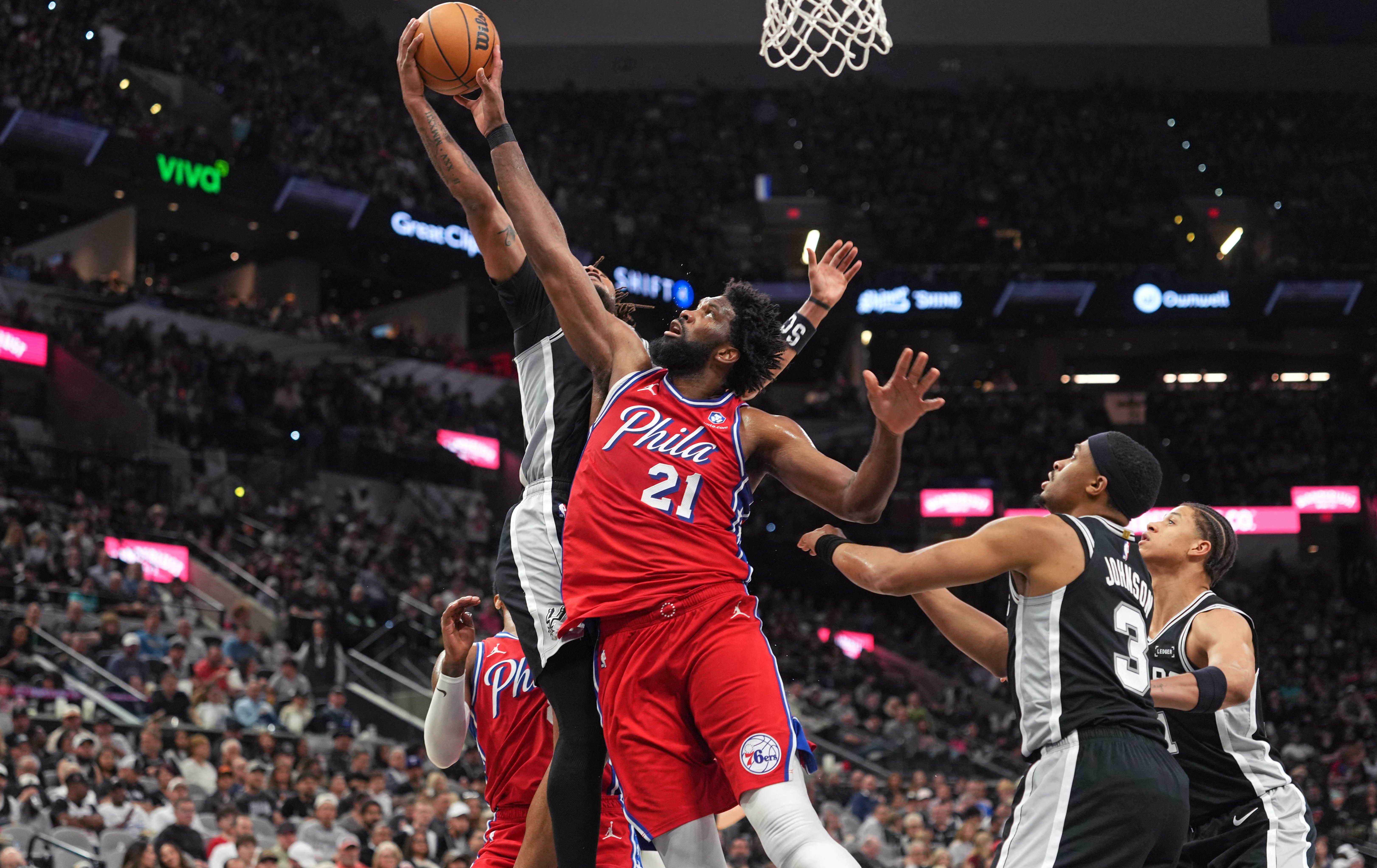 NBA》季後賽卡位戰驚魂！76人王牌 Embiid 突發闌尾炎緊急動刀