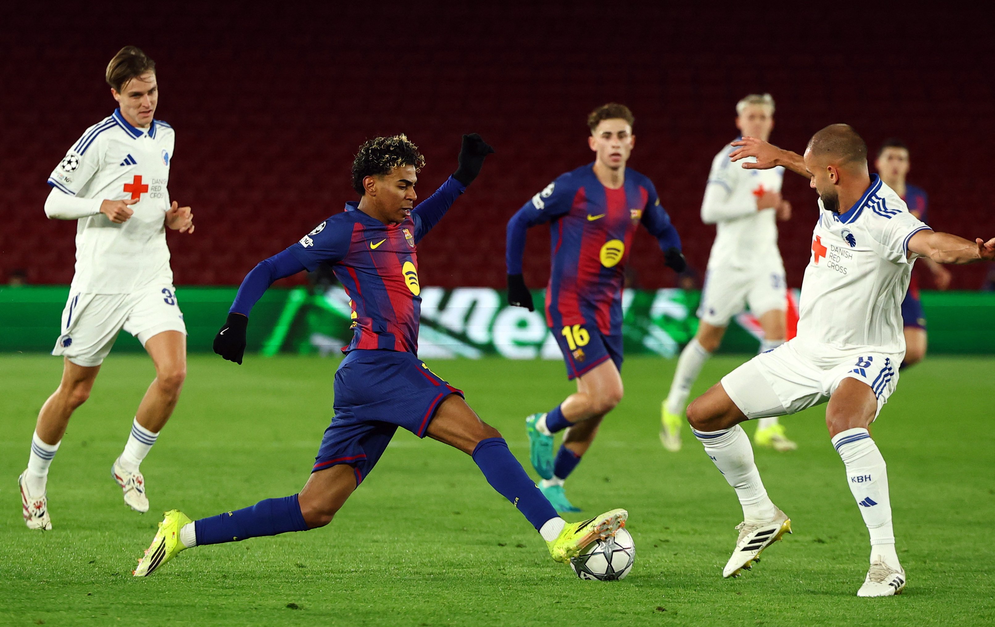 西甲》巴塞隆納誓取3分穩坐龍頭  皇家馬約卡保級殊死戰