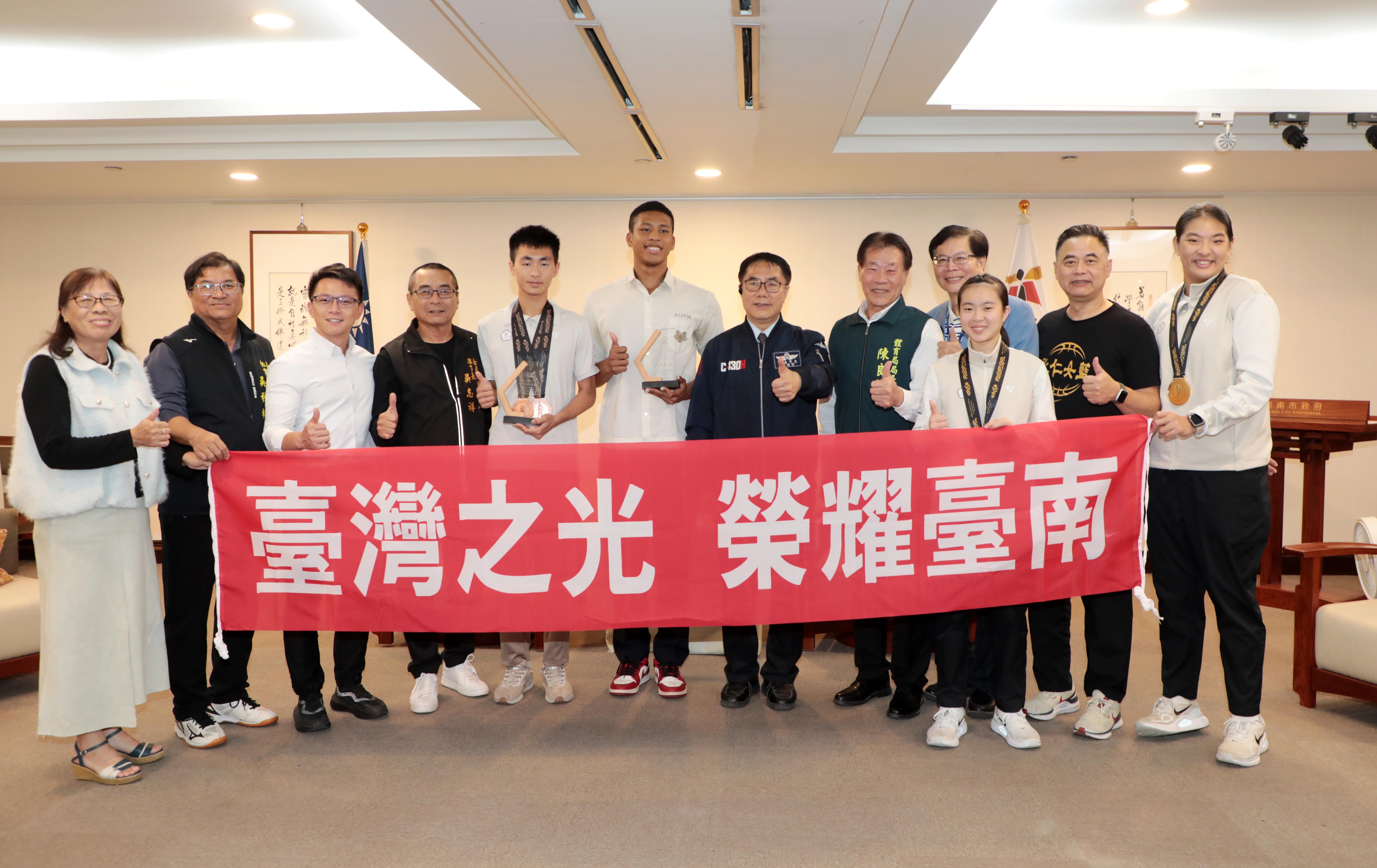 亞青運台灣奪40面獎牌　黃偉哲頒獎讚台南4選手成績亮眼