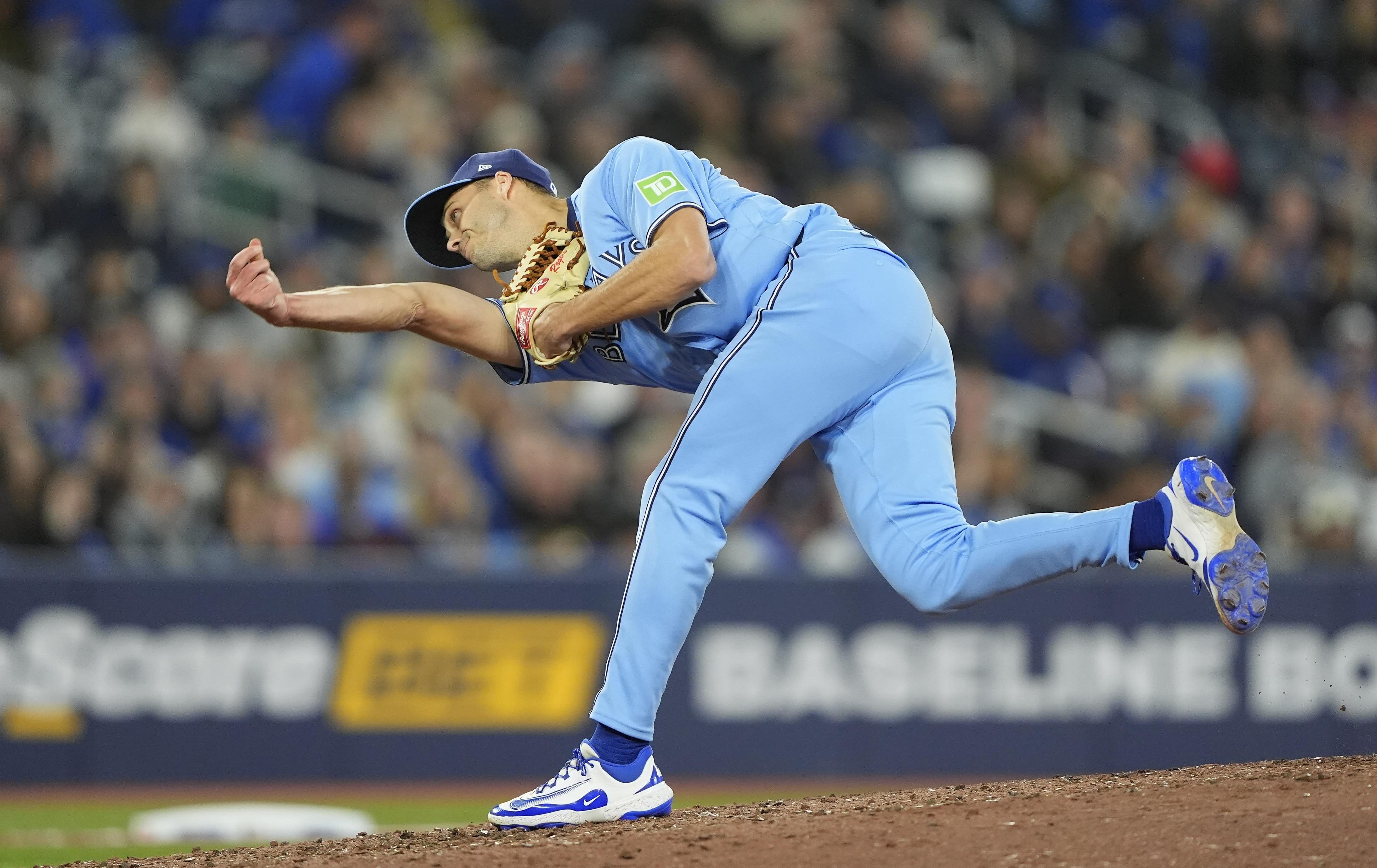 MLB》手部幾近貼地！多倫多藍鳥「潛水艇」羅傑斯驚人投球角度引爆大聯盟官推熱議