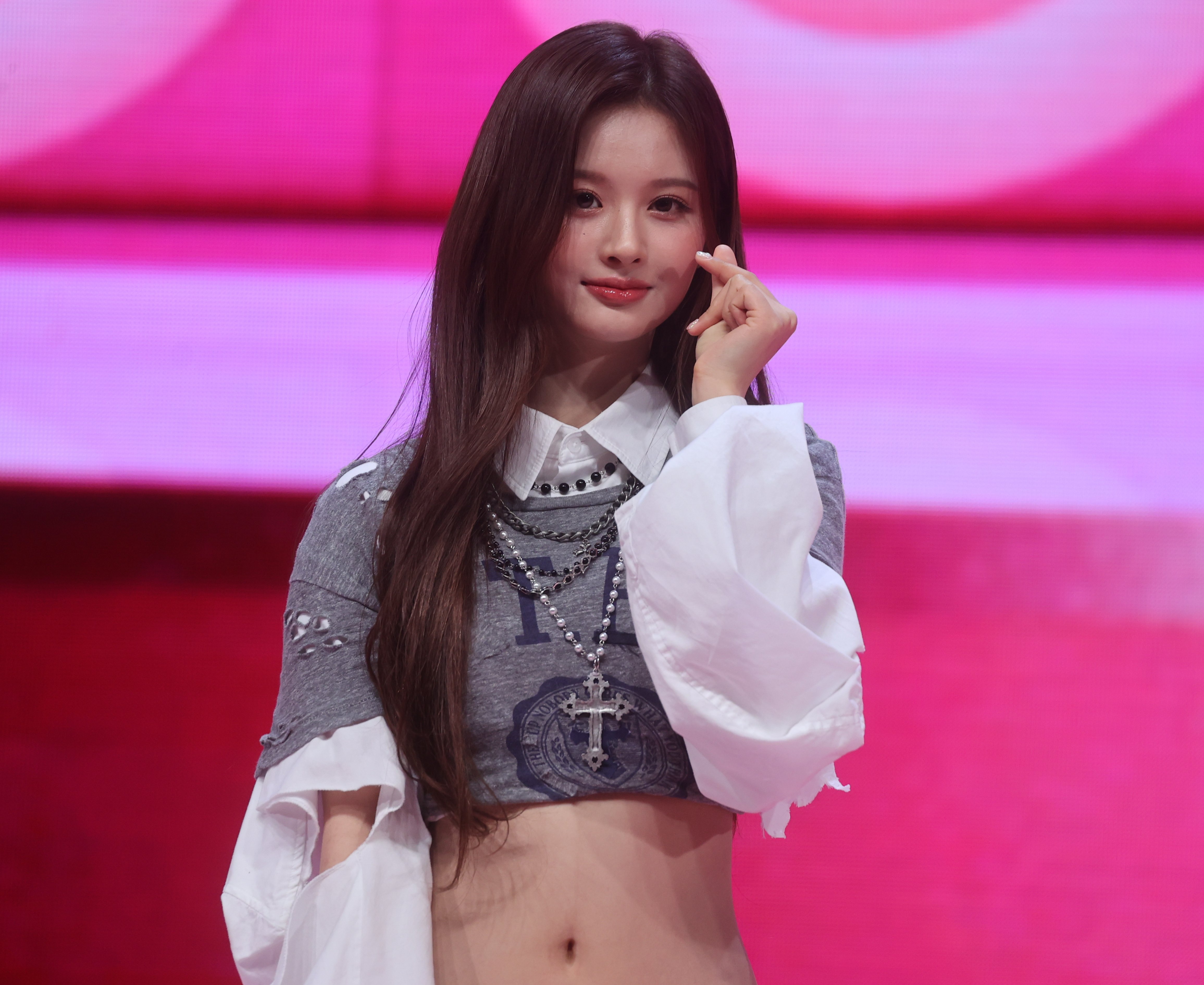 MLB》韓國 Sullyoon 驚喜現身舊金山巨人隊主場　「開球女神」美貌驚艷全場