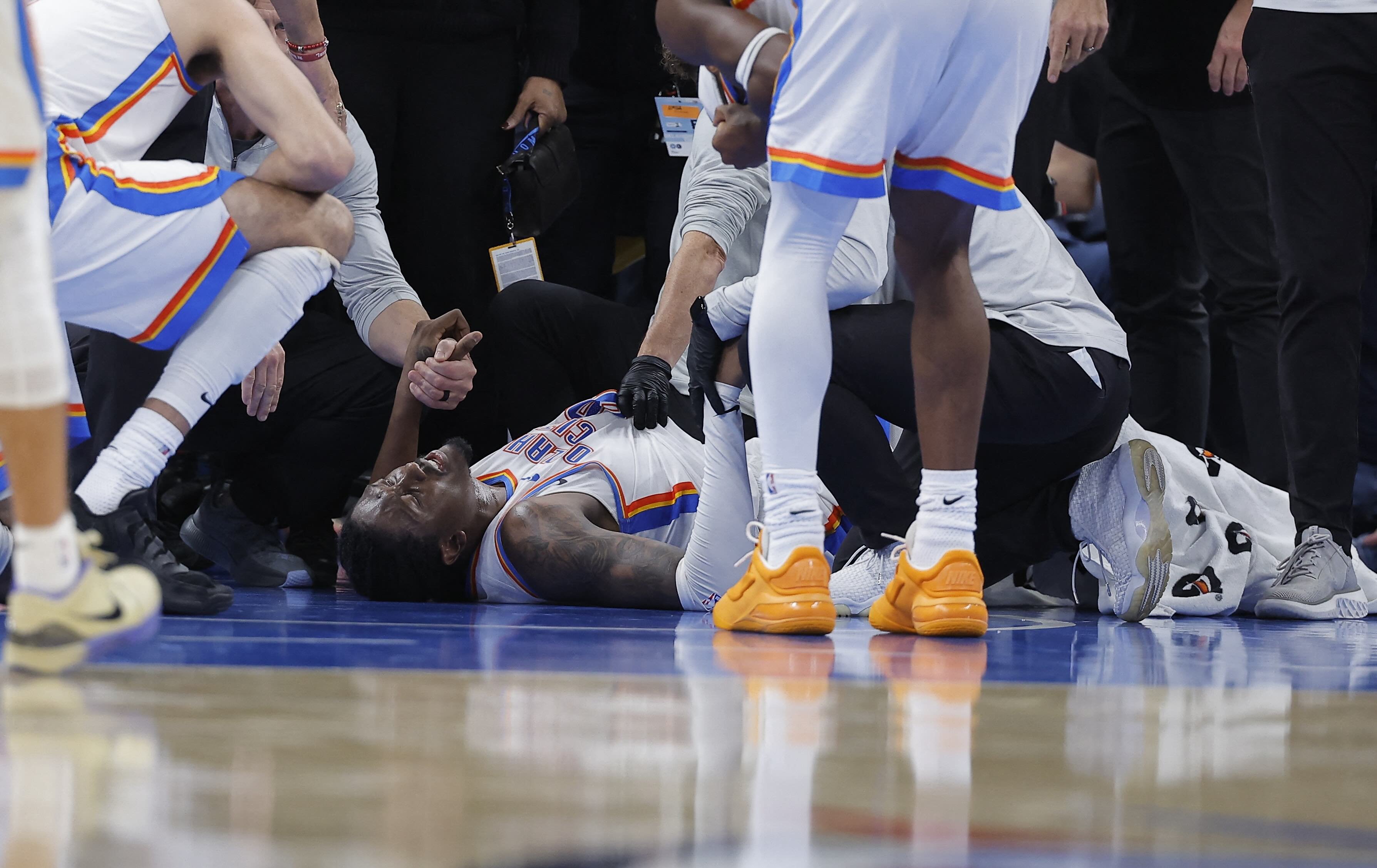 NBA》雷霆戰勝快艇增添陰影 威廉斯左腳嚴重扭傷擔架抬出場全場鼓掌致意