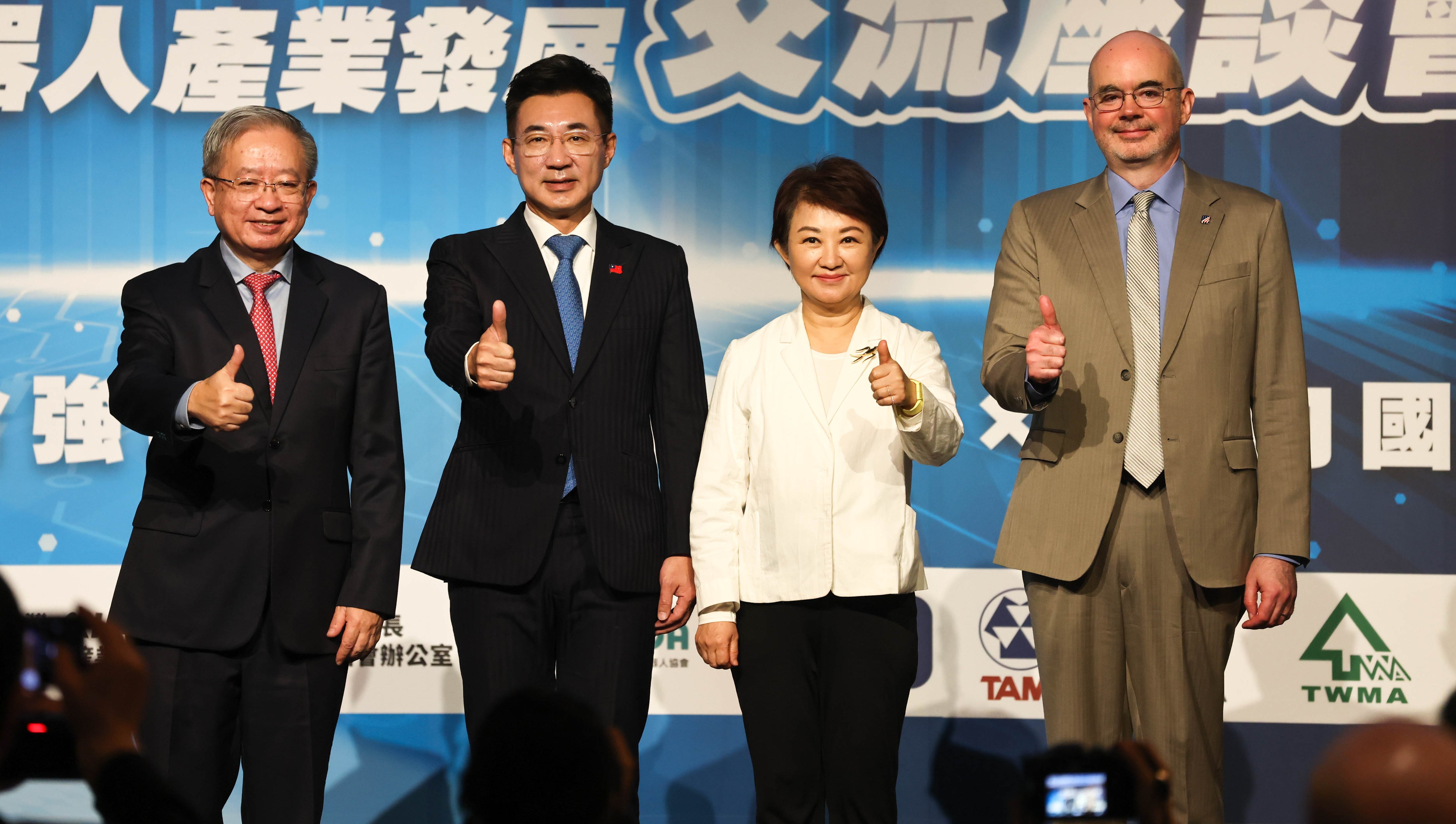 台美聯手催生「TRMC台灣機器人製造城」：台中憑物理AI優勢，構築產業安全護國群山